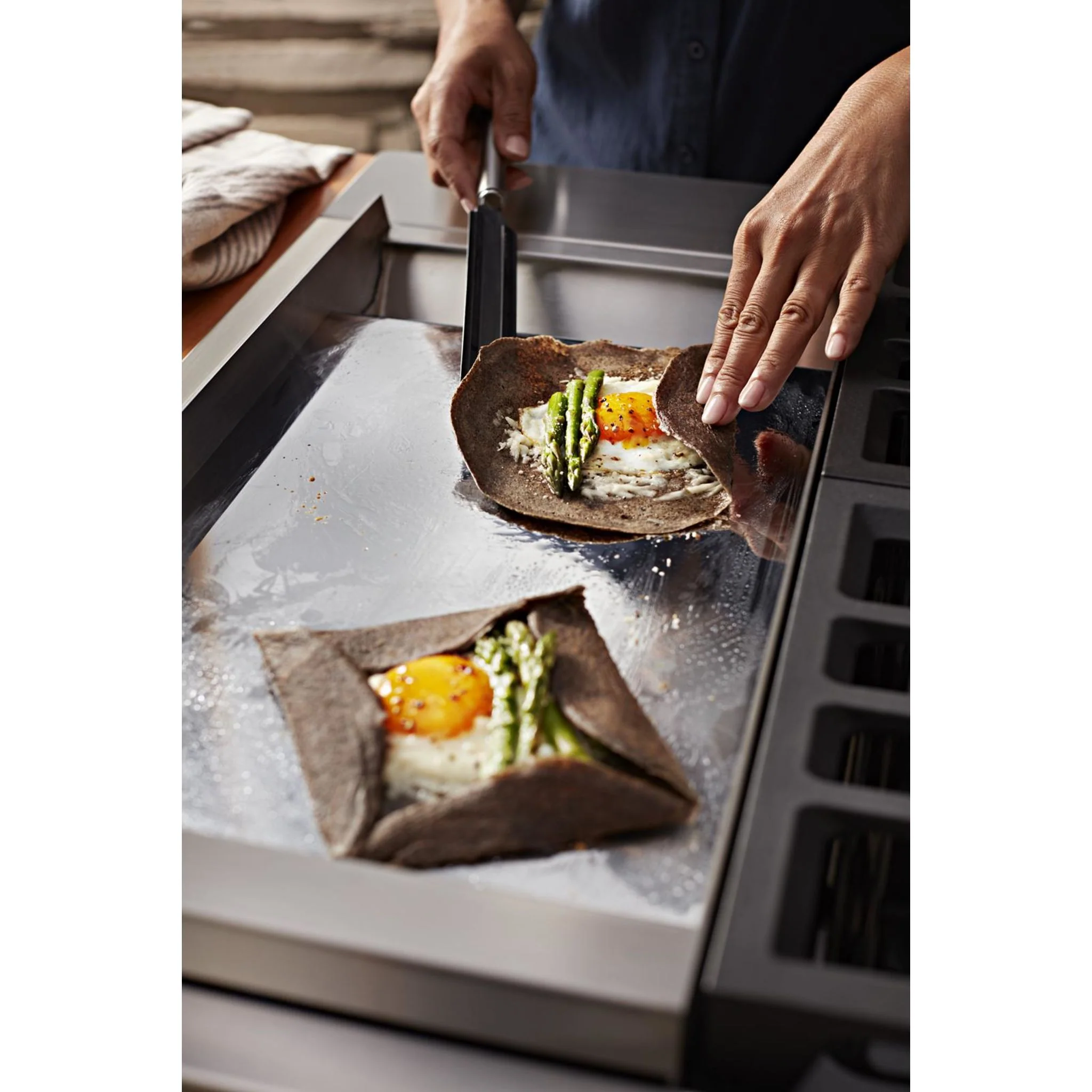 KitchenAid 48'' 6-Burner Commercial-Style Gas Rangetop with Griddle -Stainless Steel (KCGC558JSS) - Image 37