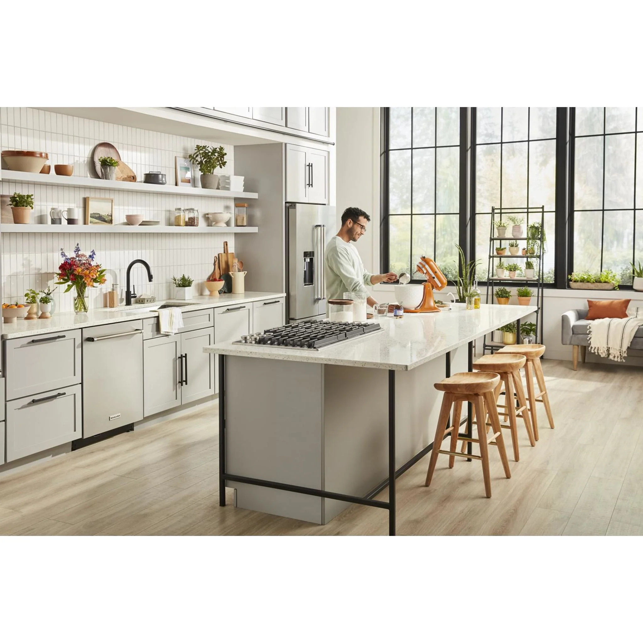 KitchenAid 23.8 cu. ft. 36" Counter-Depth French Door Platinum Interior Refrigerator with PrintShieldFinish -Stainless Steel (KRFC704FPS) - Image 9
