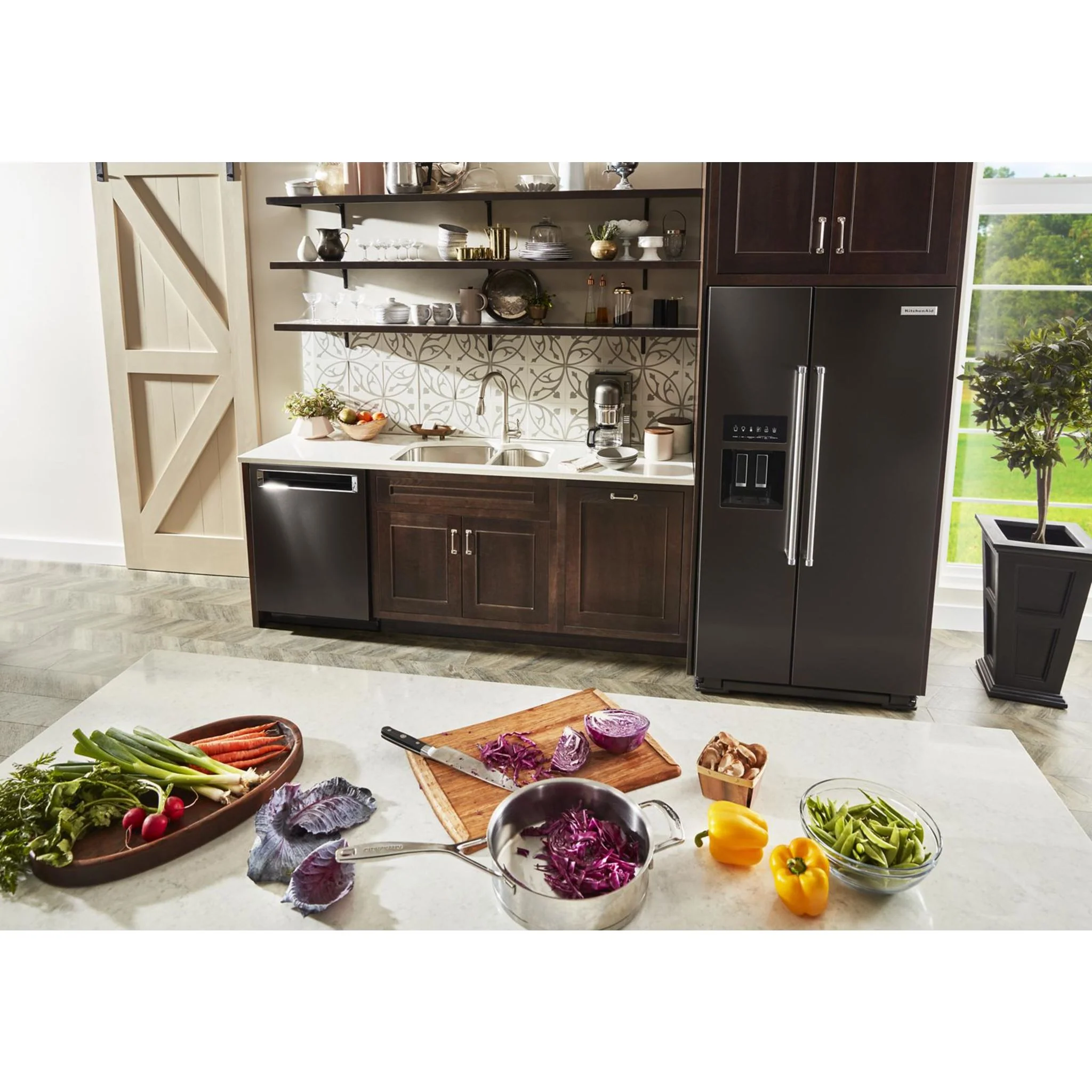 KitchenAid 24.8 cu.. ft. Side-by-Side Refrigerator with Exterior Ice and Water and PrintShield Finish - Black Stainless (KRSF705HBS) - Image 27