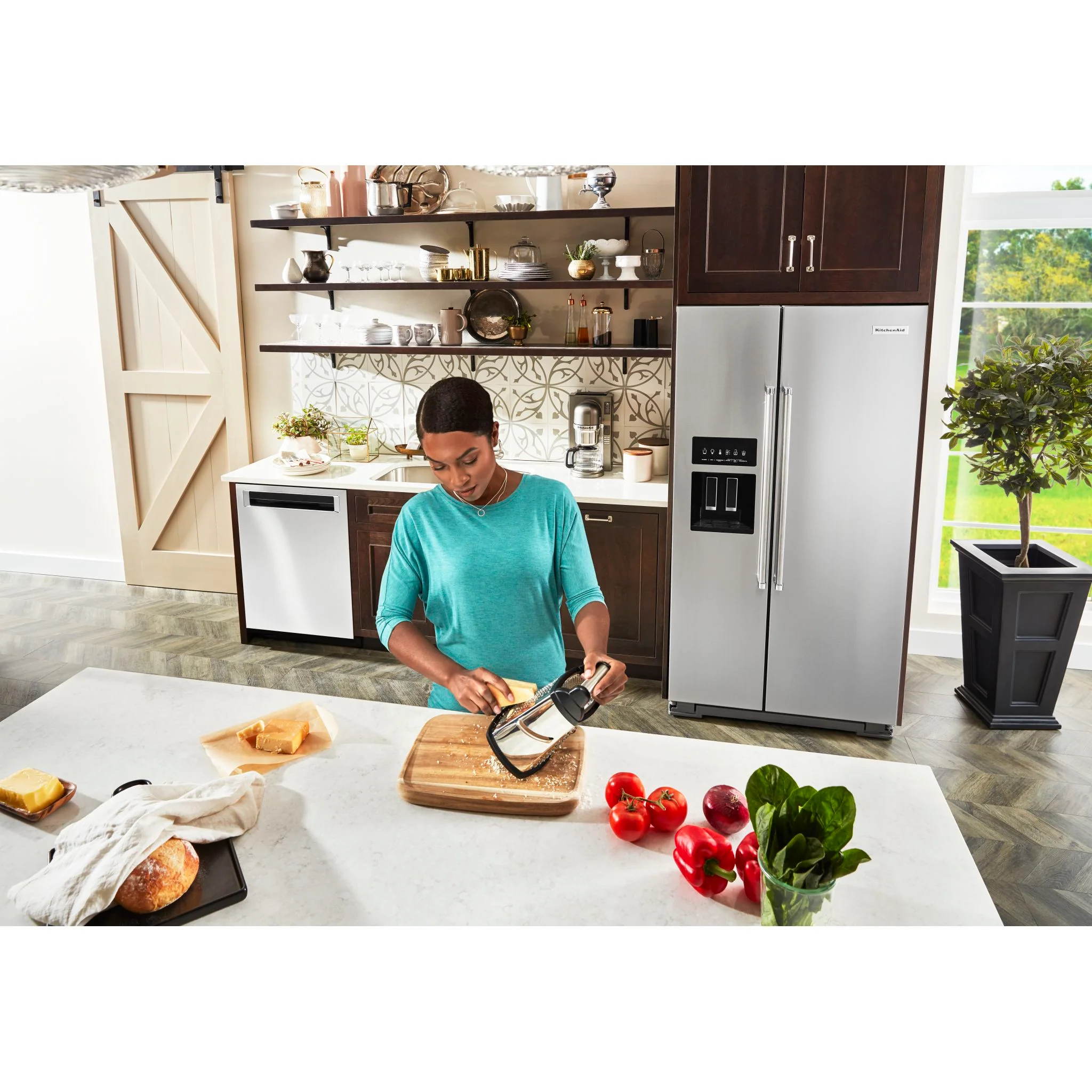 KitchenAid  24.8 cu.. ft. Side-by-Side Refrigerator with Exterior Ice and Water and PrintShield finish - Stainless Steel (KRSF705HPS) - Image 19