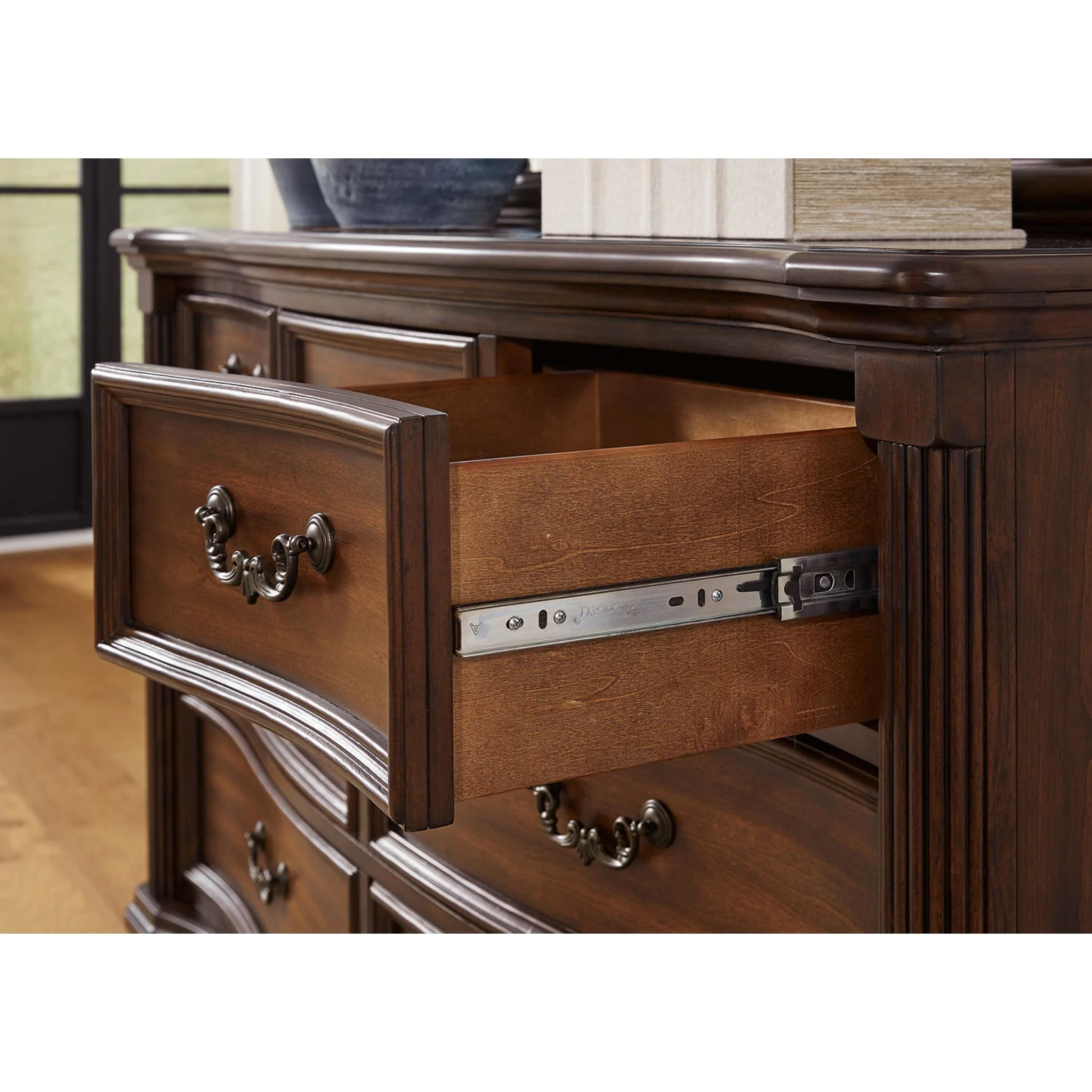 Lavinton Dresser and Mirror - Brown - Image 5