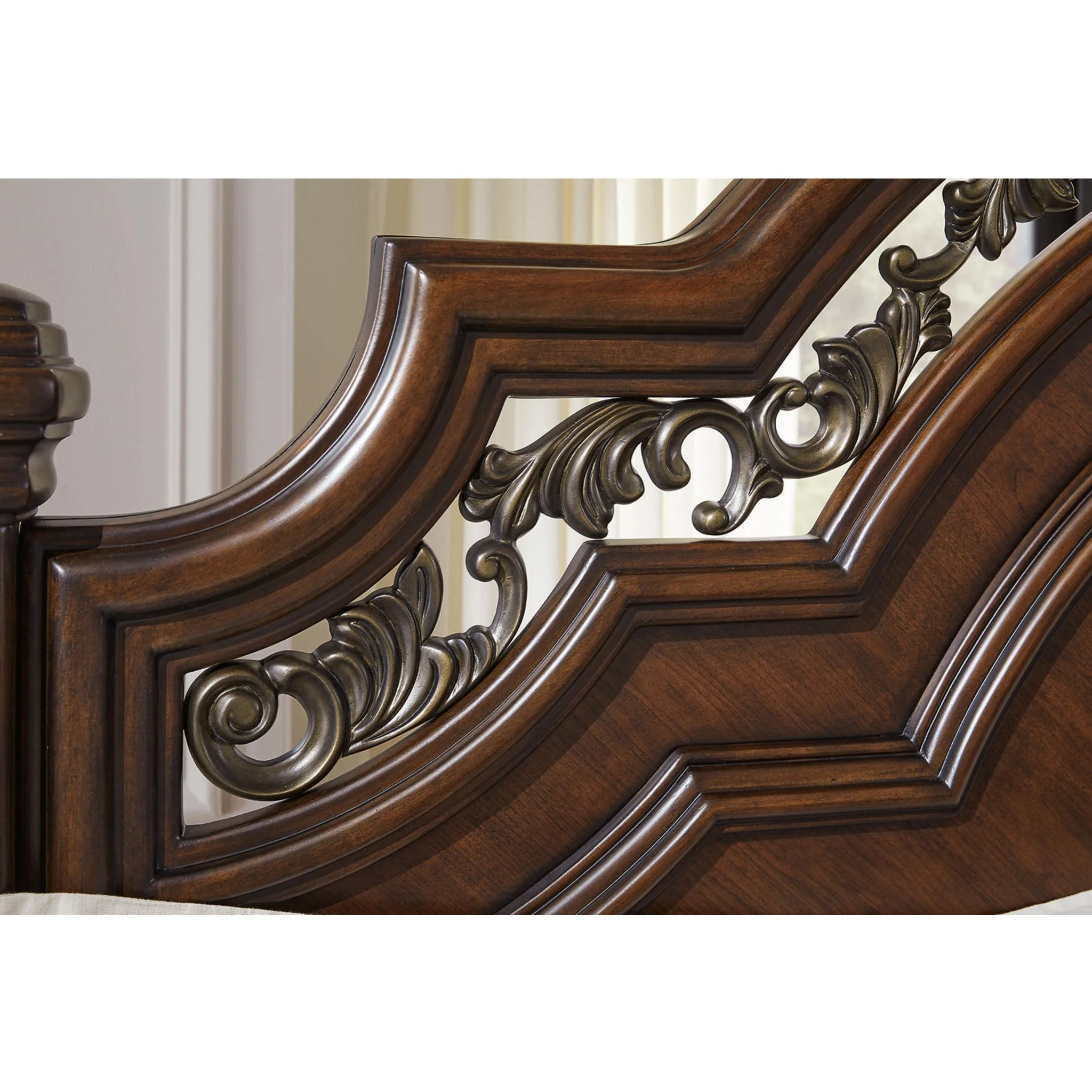 Lavinton Poster Bed - Brown - Image 6
