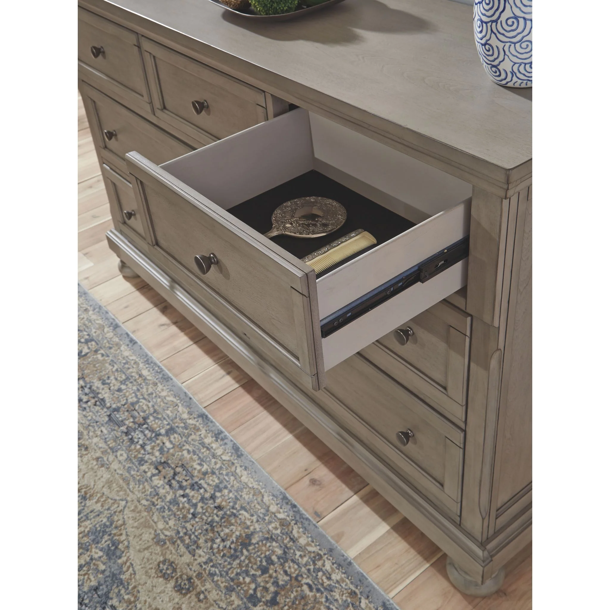 Lettner Dresser - Light Gray - Image 4