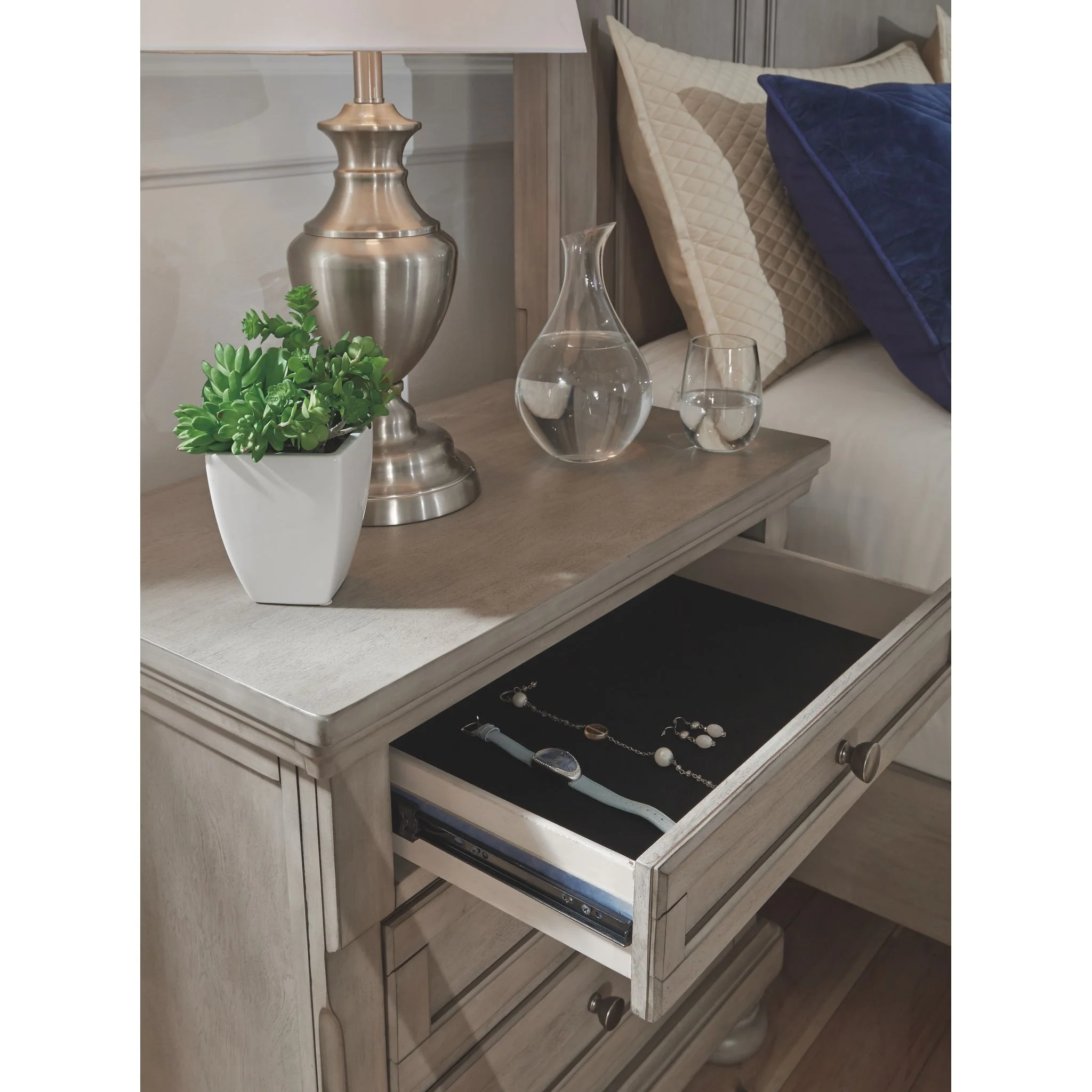 Lettner Nightstand - Light Gray - Image 3