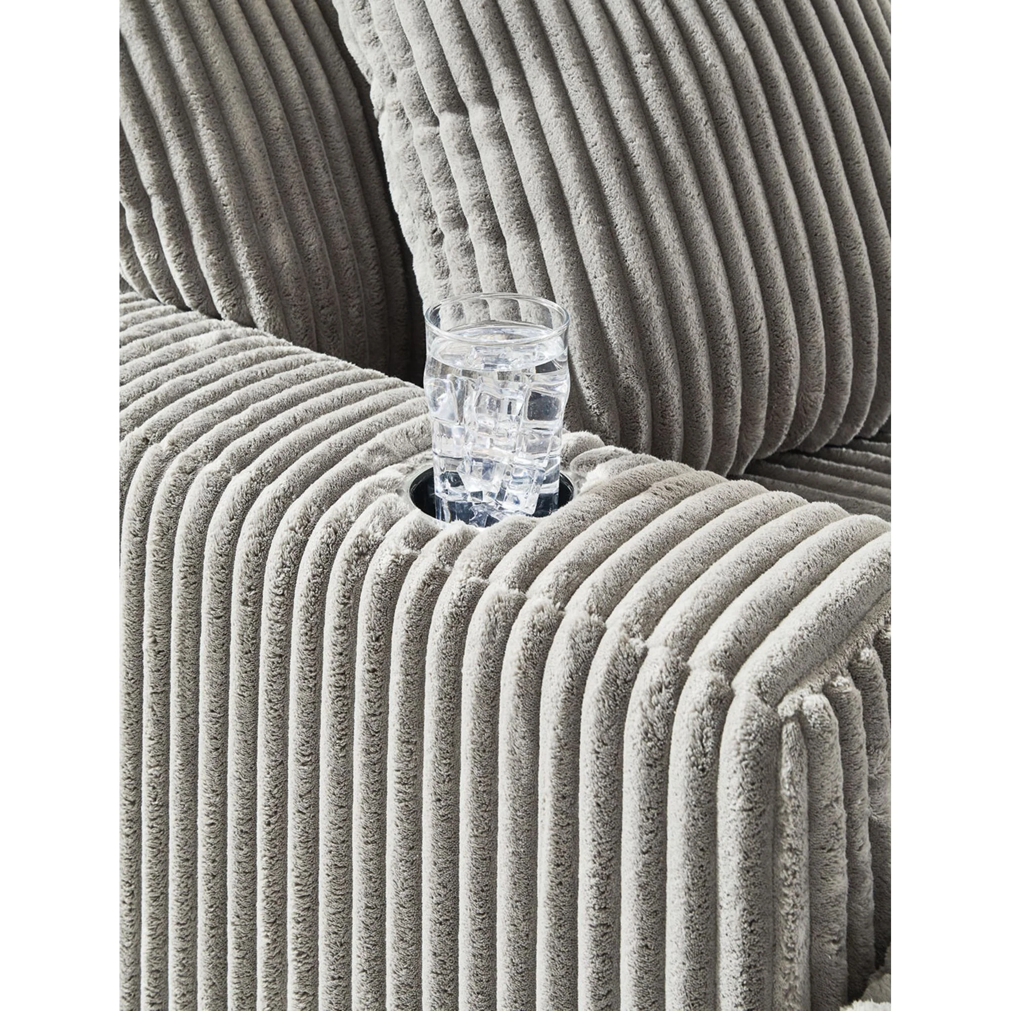 Lindyn Chaise - Image 11