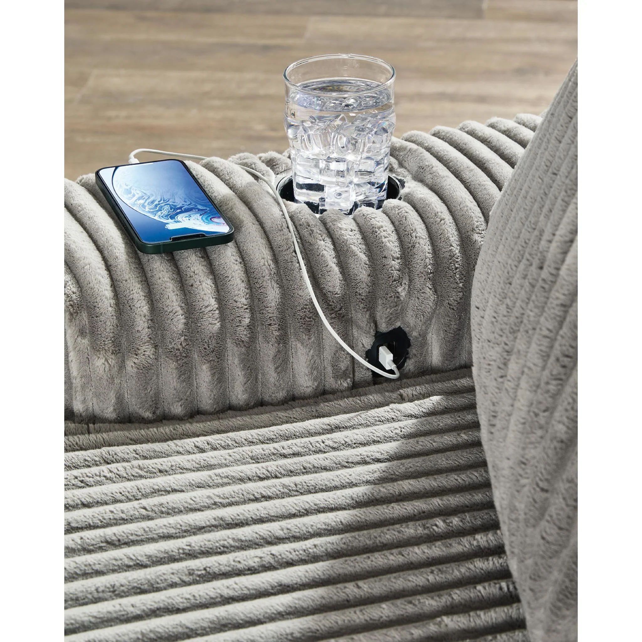 Lindyn Chaise - Image 35