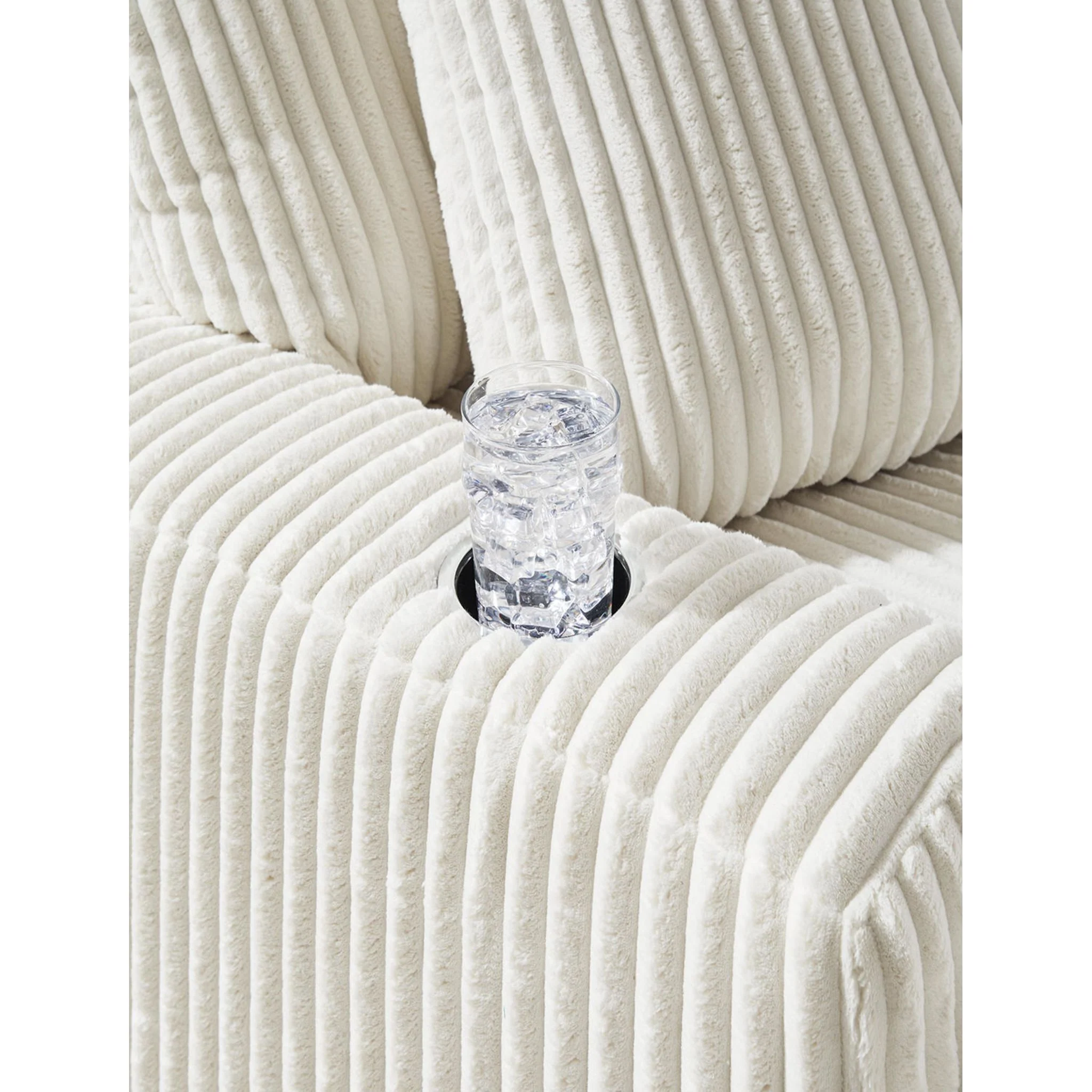Lindyn Chaise - Image 42