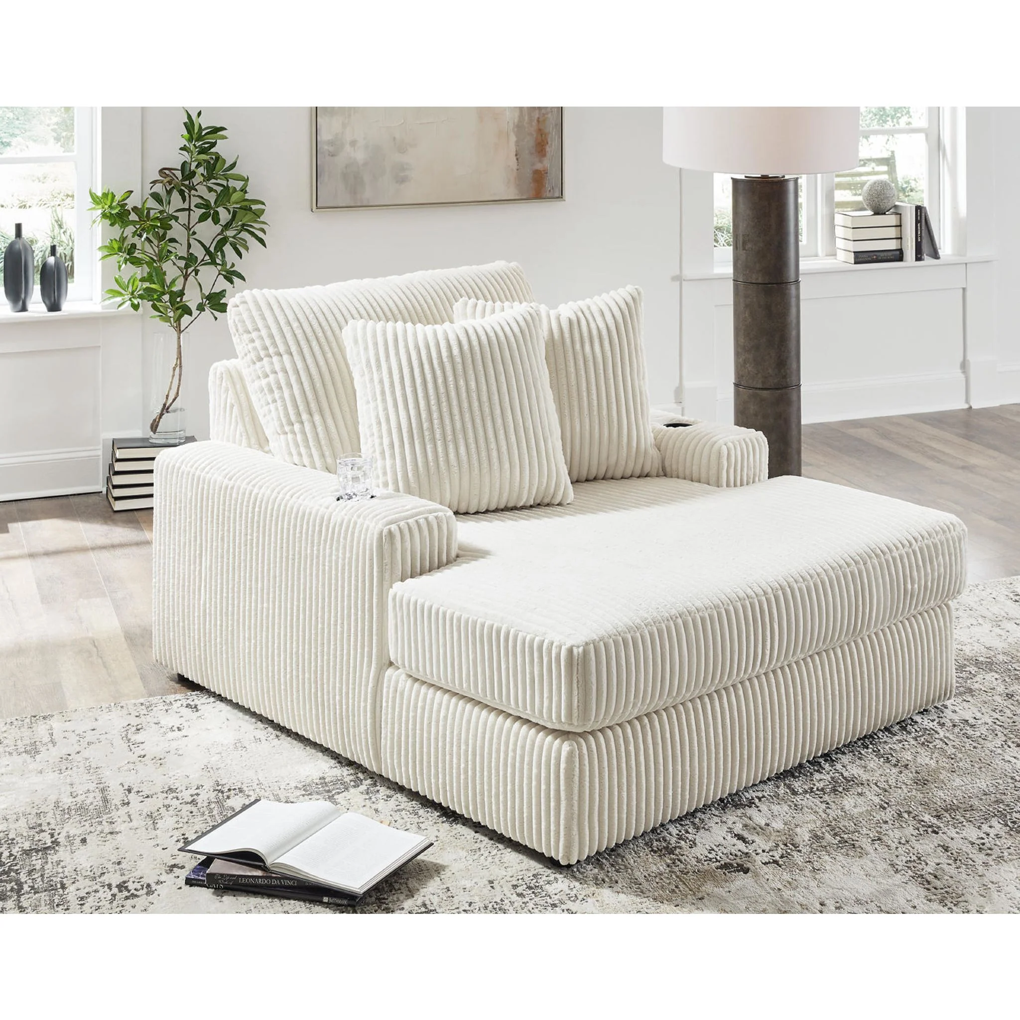 Lindyn Chaise - Image 44