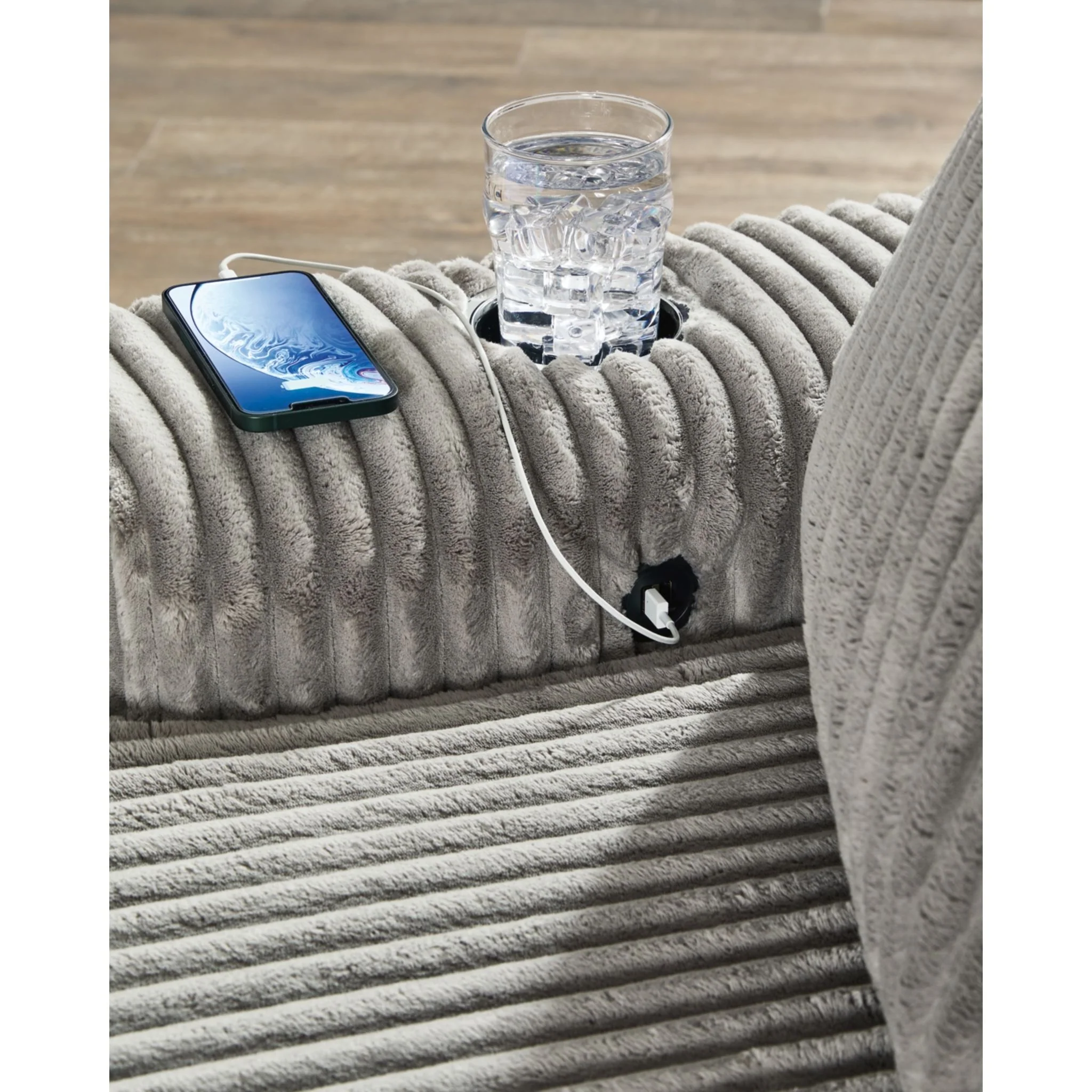 Lindyn Chaise - Image 8