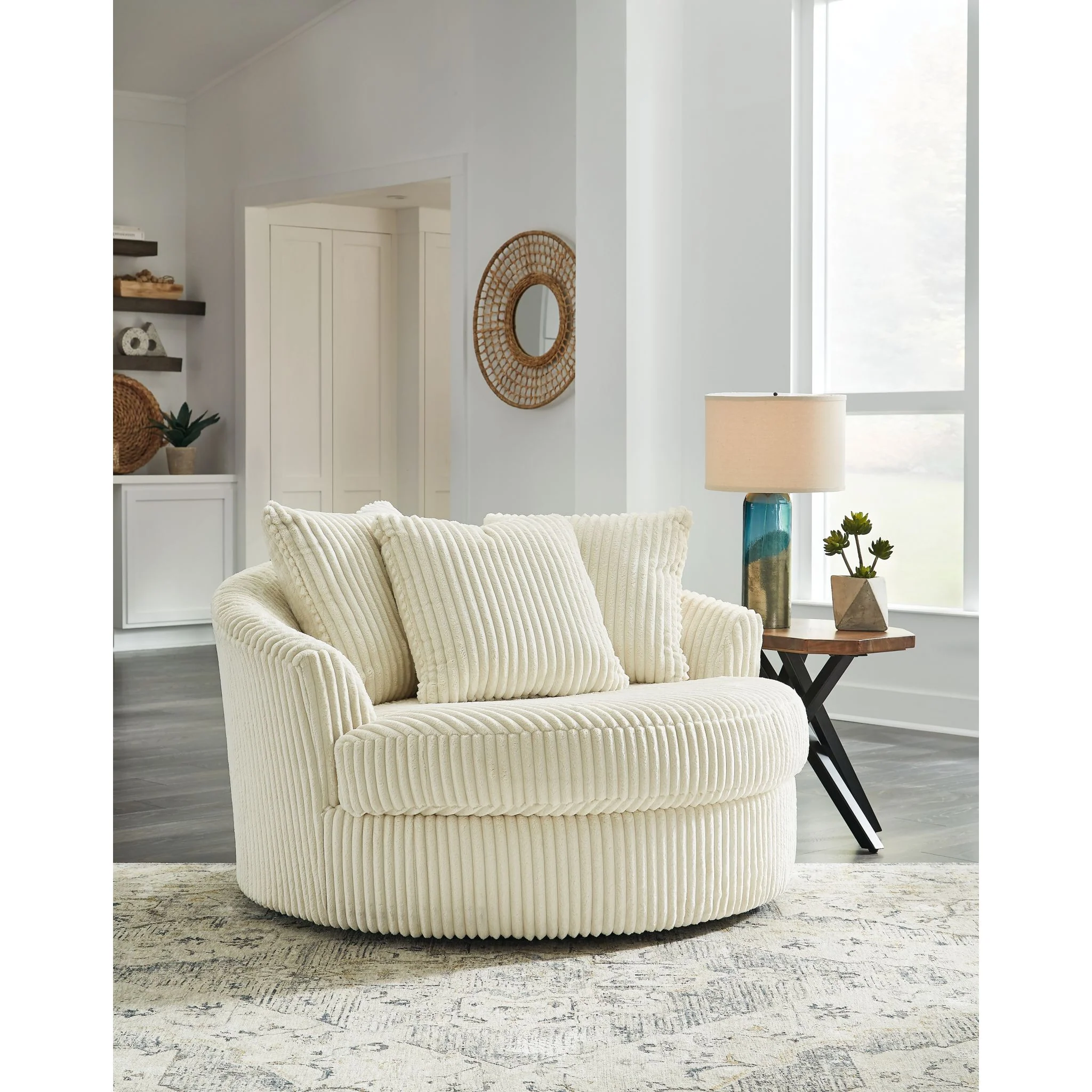 Lindyn Swivel Chair - Image 2