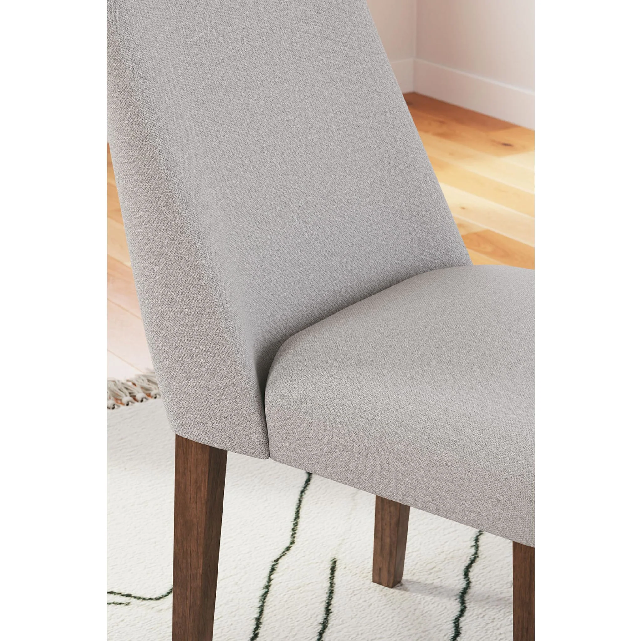 Lyncott Dining Set - Image 24