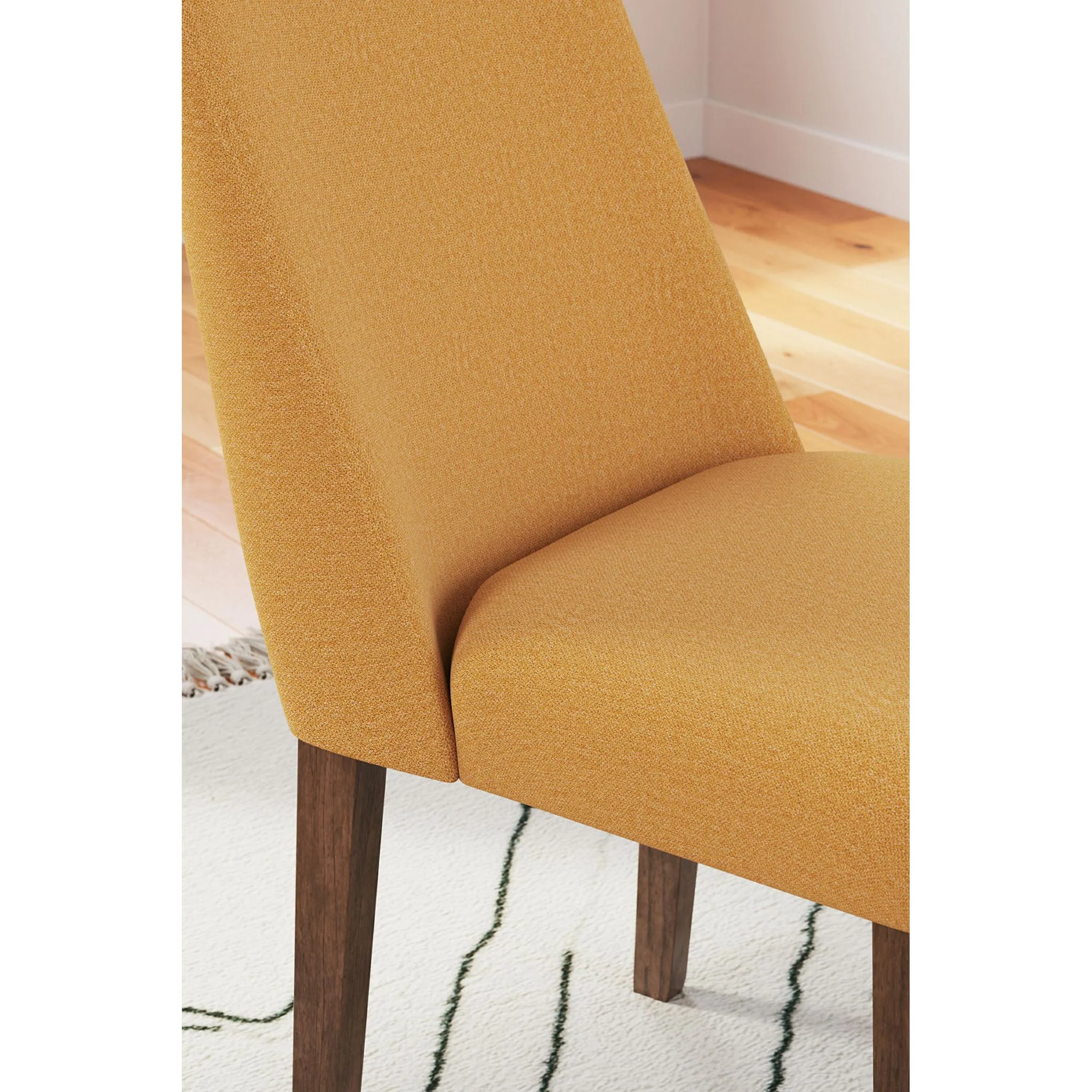 Lyncott Dining Set - Image 56