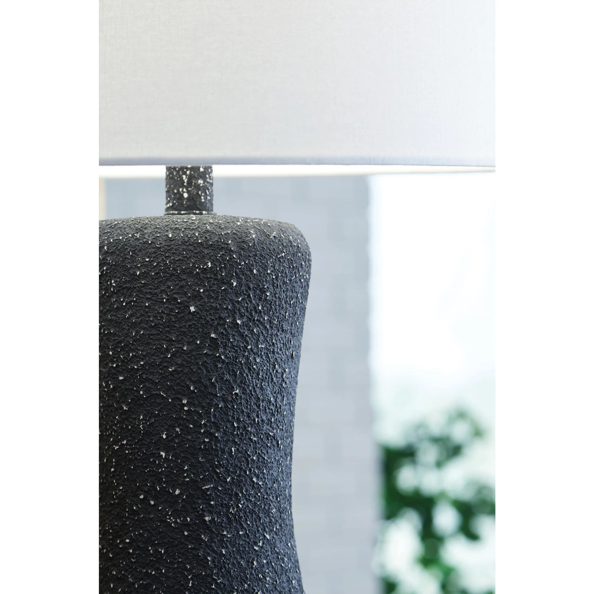 Maykins Table Lamp 33.13" - Image 4