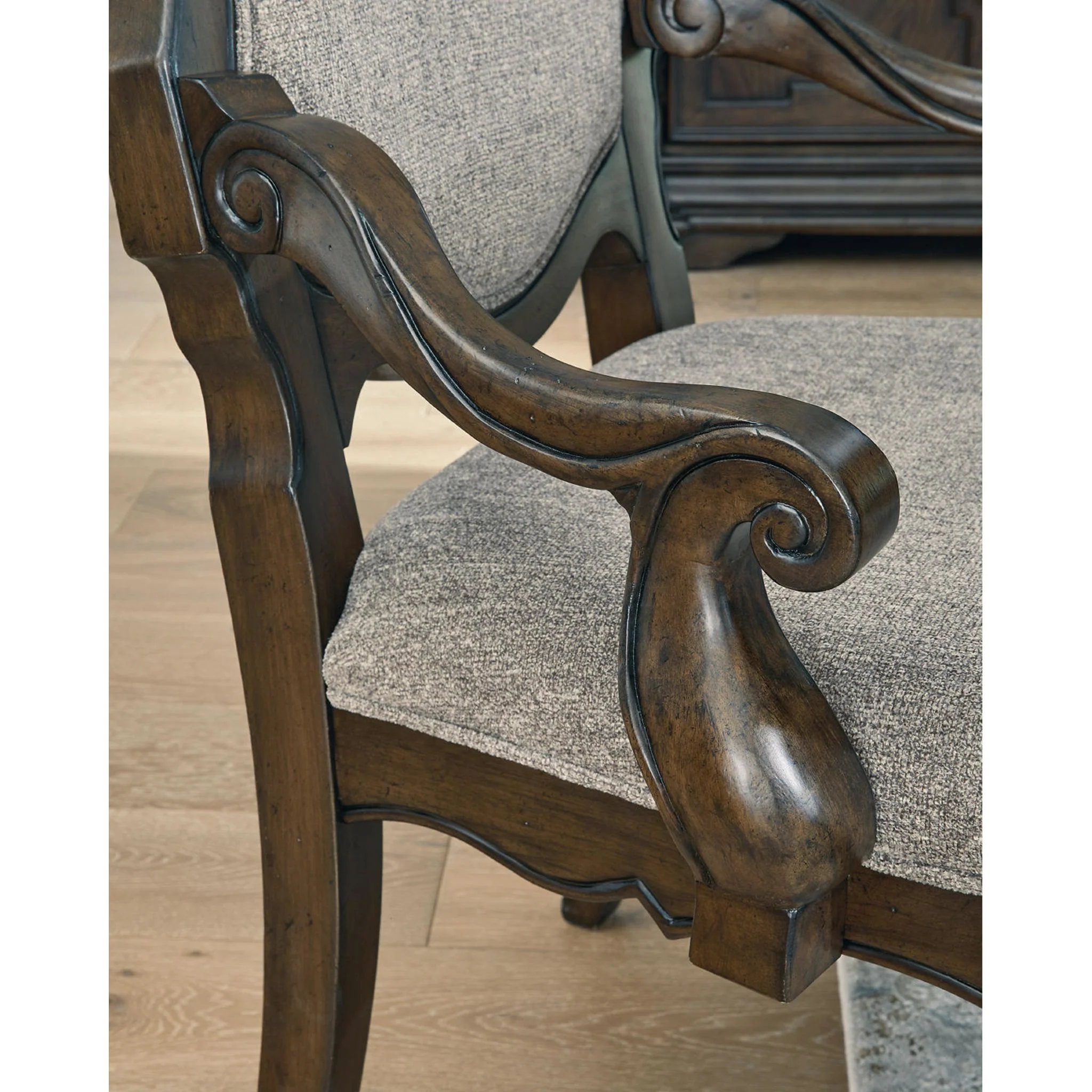 Maylee Arm Chair - Dark Brown - (D947-01A) - Image 7