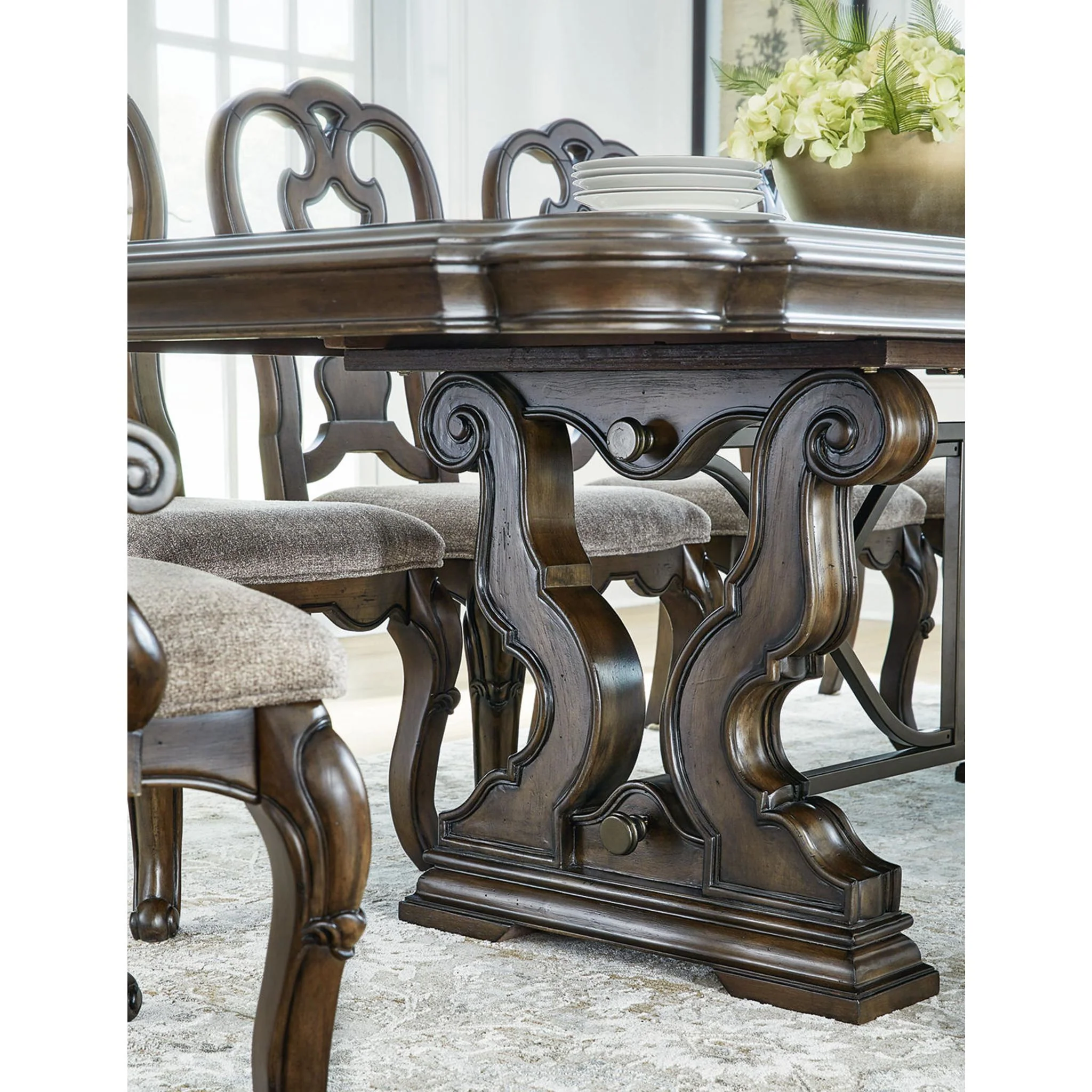 Maylee Dining Set - Image 5