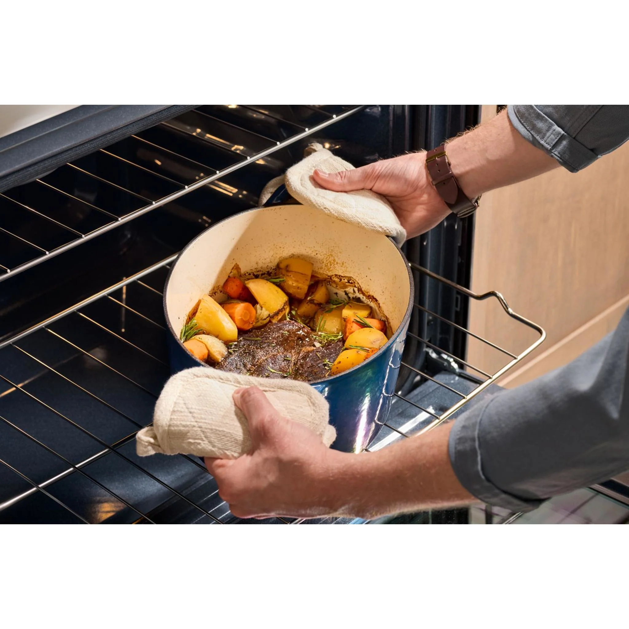 Maytag 30-Inch Wide Slide-In Gas Range with Grill Mode and No Preheat Air Fry - 5.0 Cu. Ft. -Fingerprint Resistant Stainless Steel (MSGS7030SZ) - Image 32