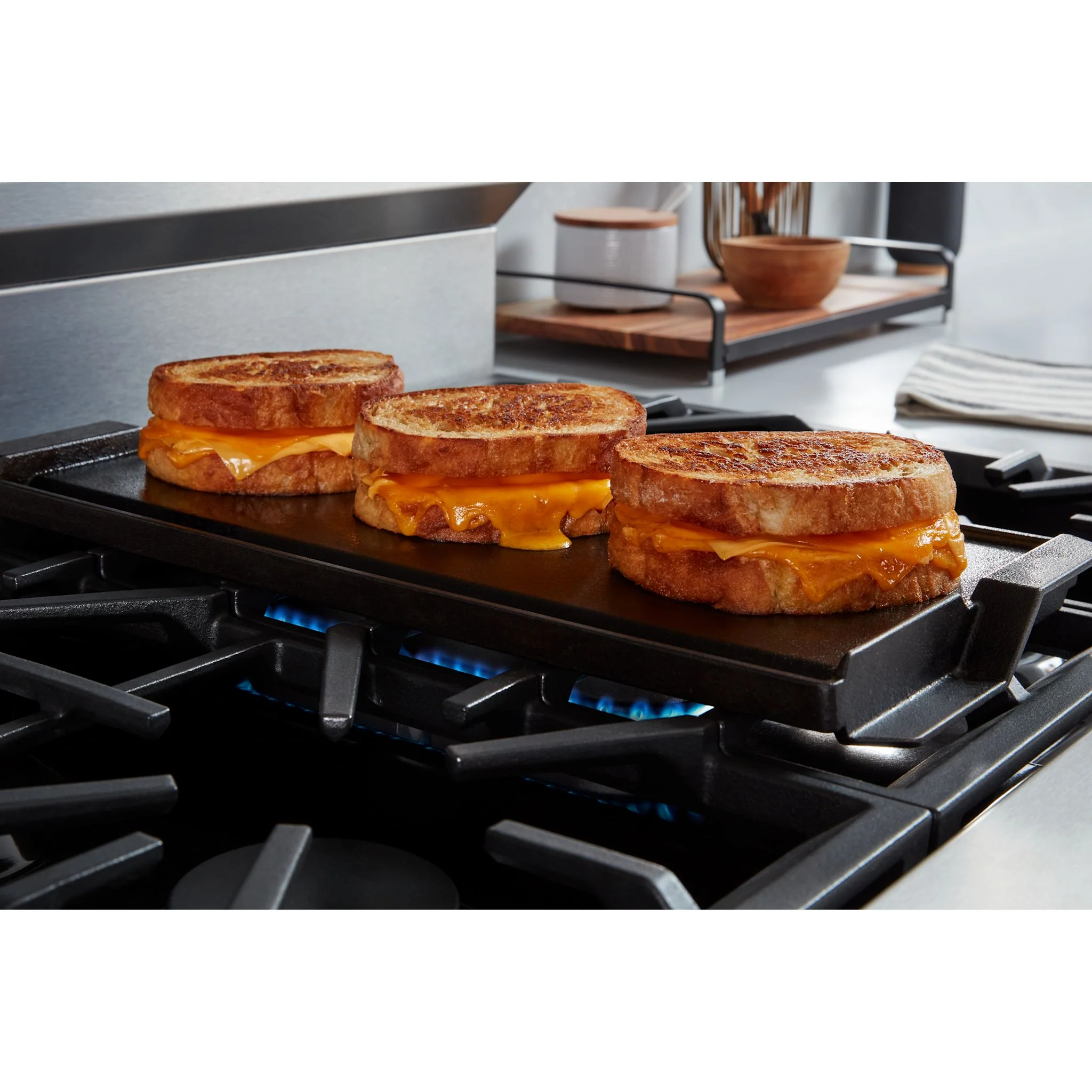 Maytag 30-Inch Convection Gas Range With No Preheat Air Fry and Air Baking - 5.0 Cu. Ft. -Fingerprint Resistant Stainless Steel (MFGS6030RZ) - Image 15
