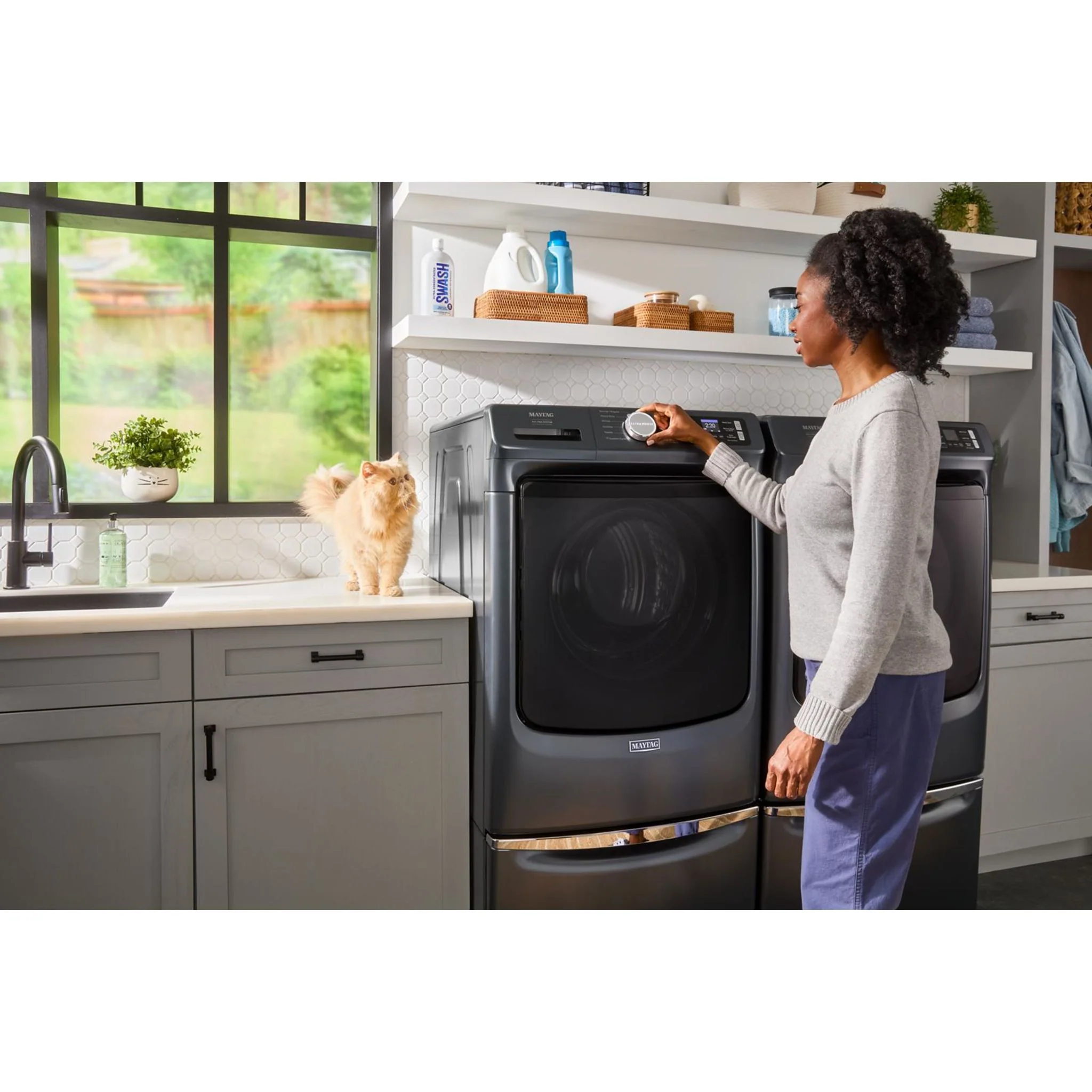 Maytag Smart Pet Pro Front Load Washer - 5.8 CU. FT. (I.E.C.) -Volcano Black (MFW7020RU) - Image 9