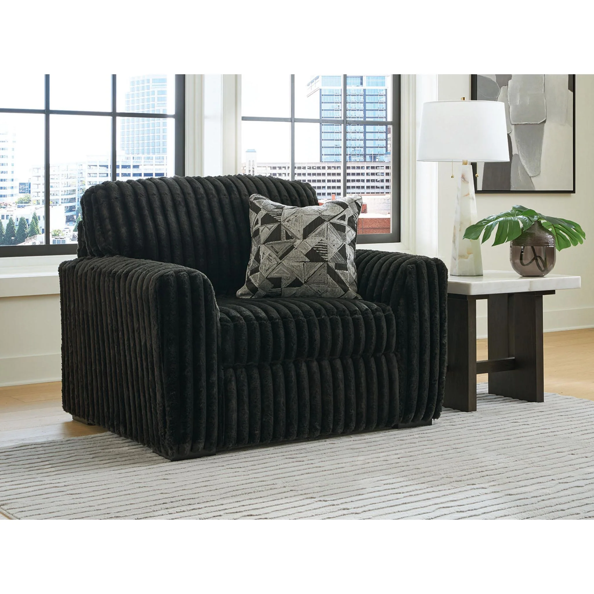 Midnight-Madness Oversized Chair - Image 2