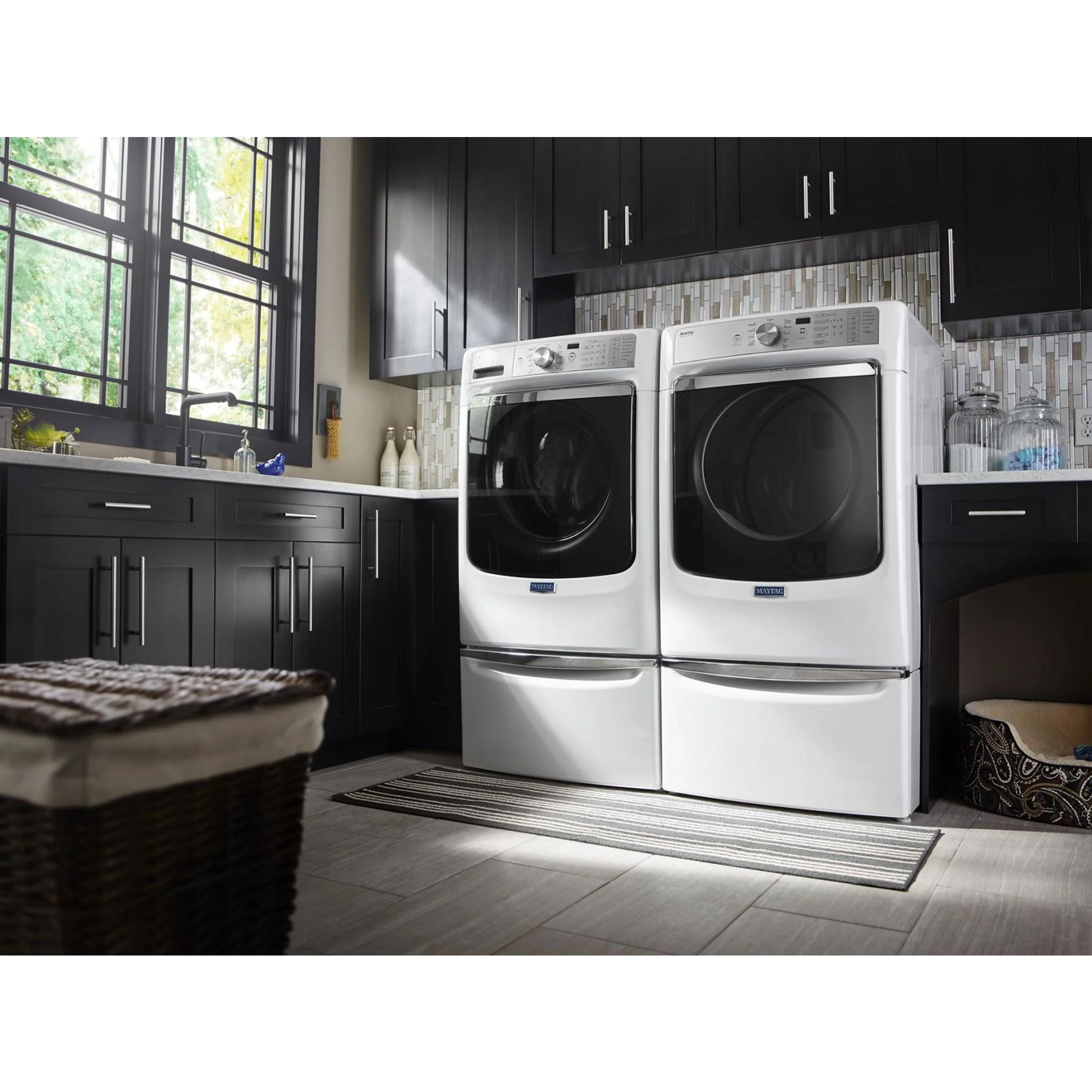 Whirlpool 15.5" (39.4 cm) Pedestal for Front Load Washer and Dryer with Storage -White with Chrome (XHPC155XW) - Image 123
