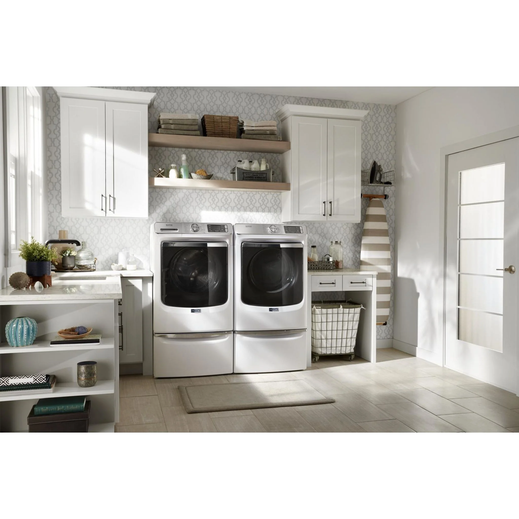 Whirlpool 15.5" (39.4 cm) Pedestal for Front Load Washer and Dryer with Storage -White with Chrome (XHPC155XW) - Image 44