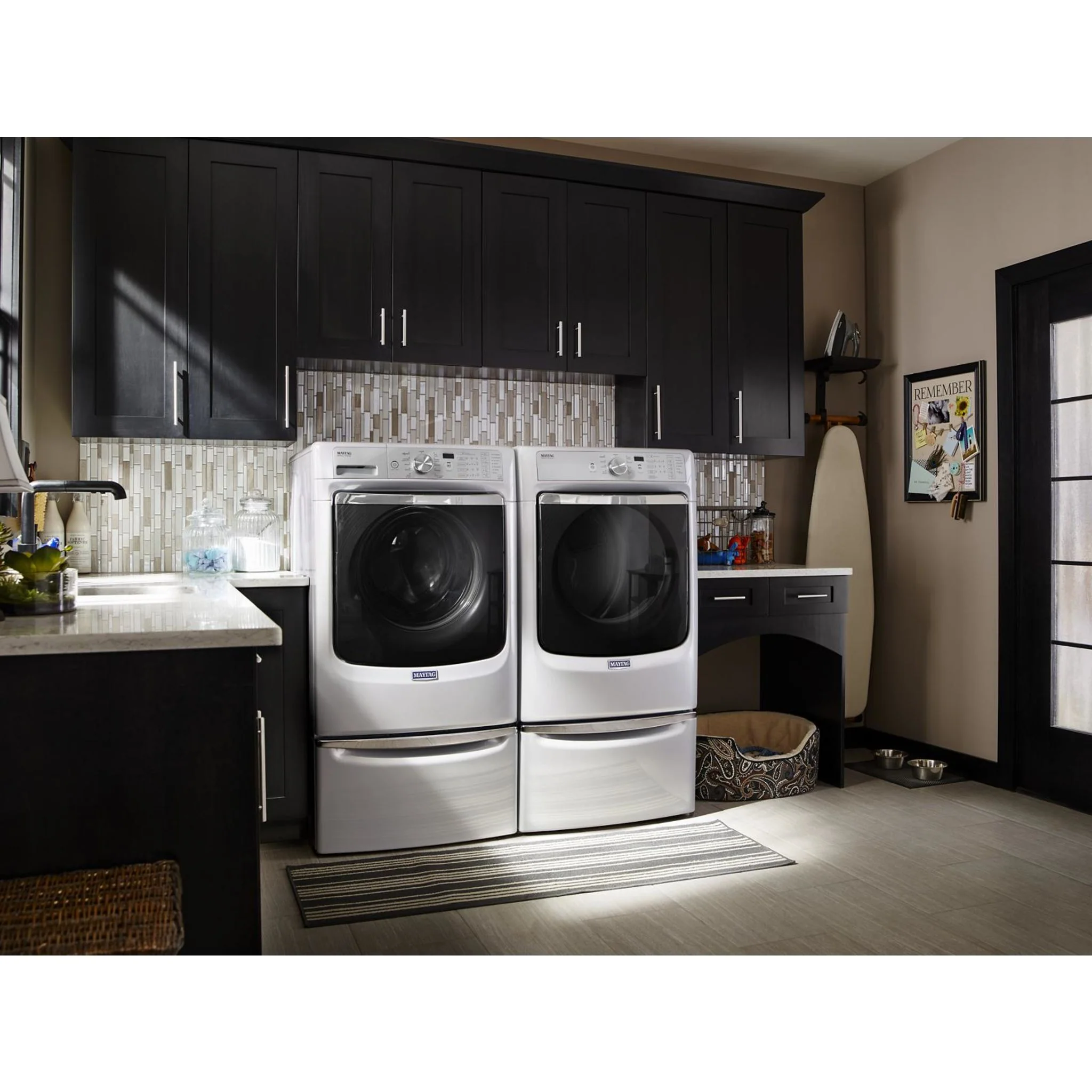 Whirlpool 15.5" (39.4 cm) Pedestal for Front Load Washer and Dryer with Storage -White with Chrome (XHPC155XW) - Image 89