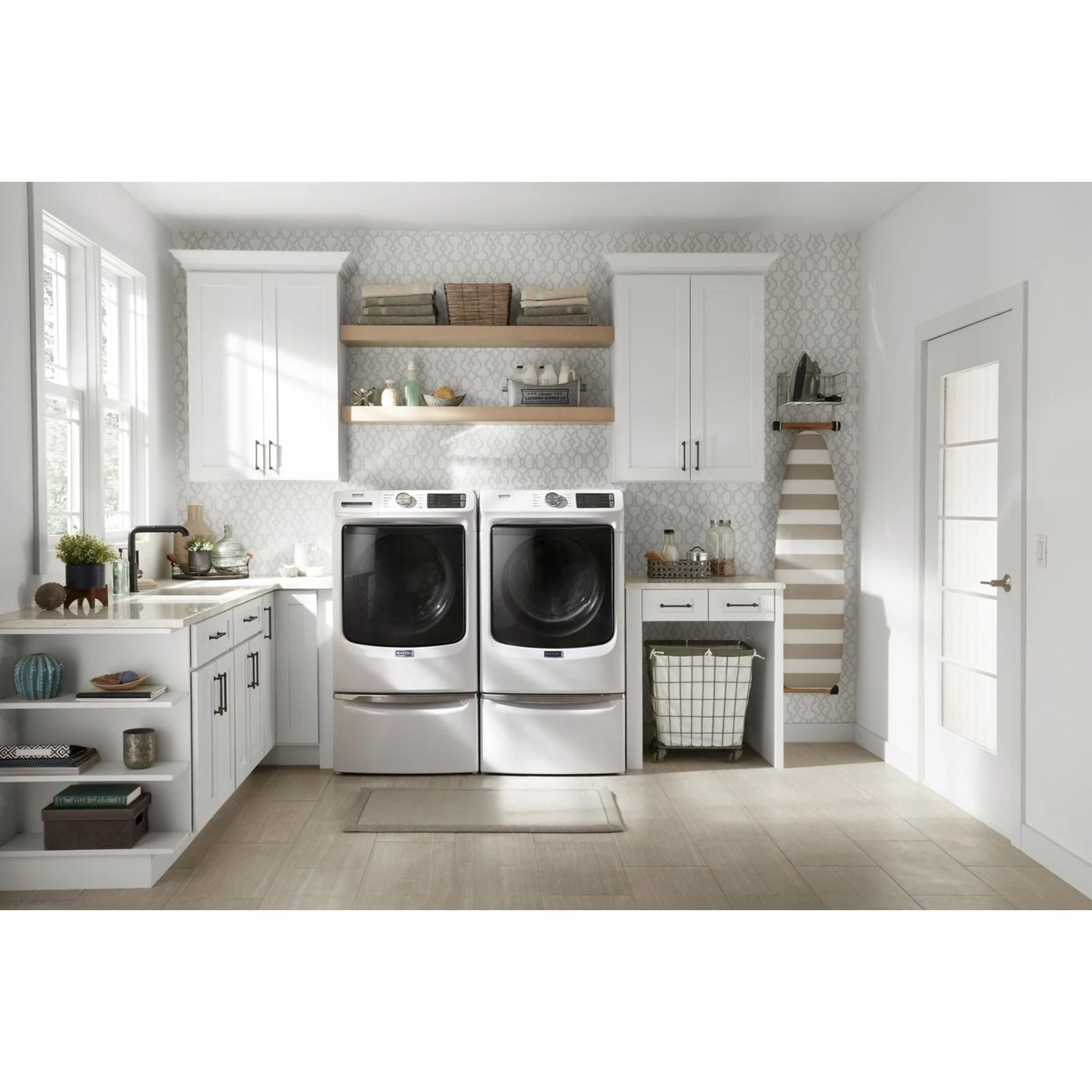 Whirlpool 15.5" (39.4 cm) Pedestal for Front Load Washer and Dryer with Storage -White with Chrome (XHPC155XW) - Image 99