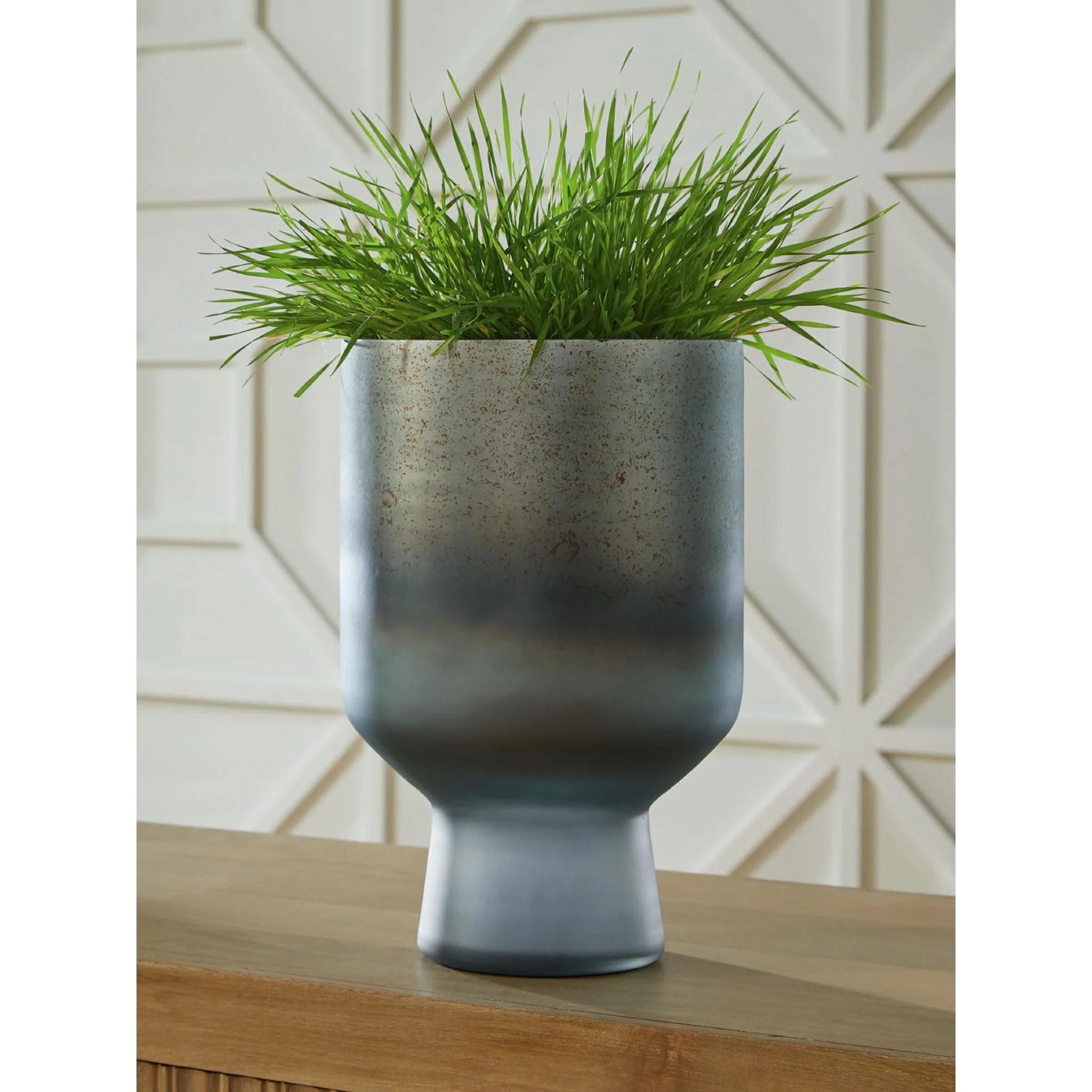 Pennmore Vase - Image 3