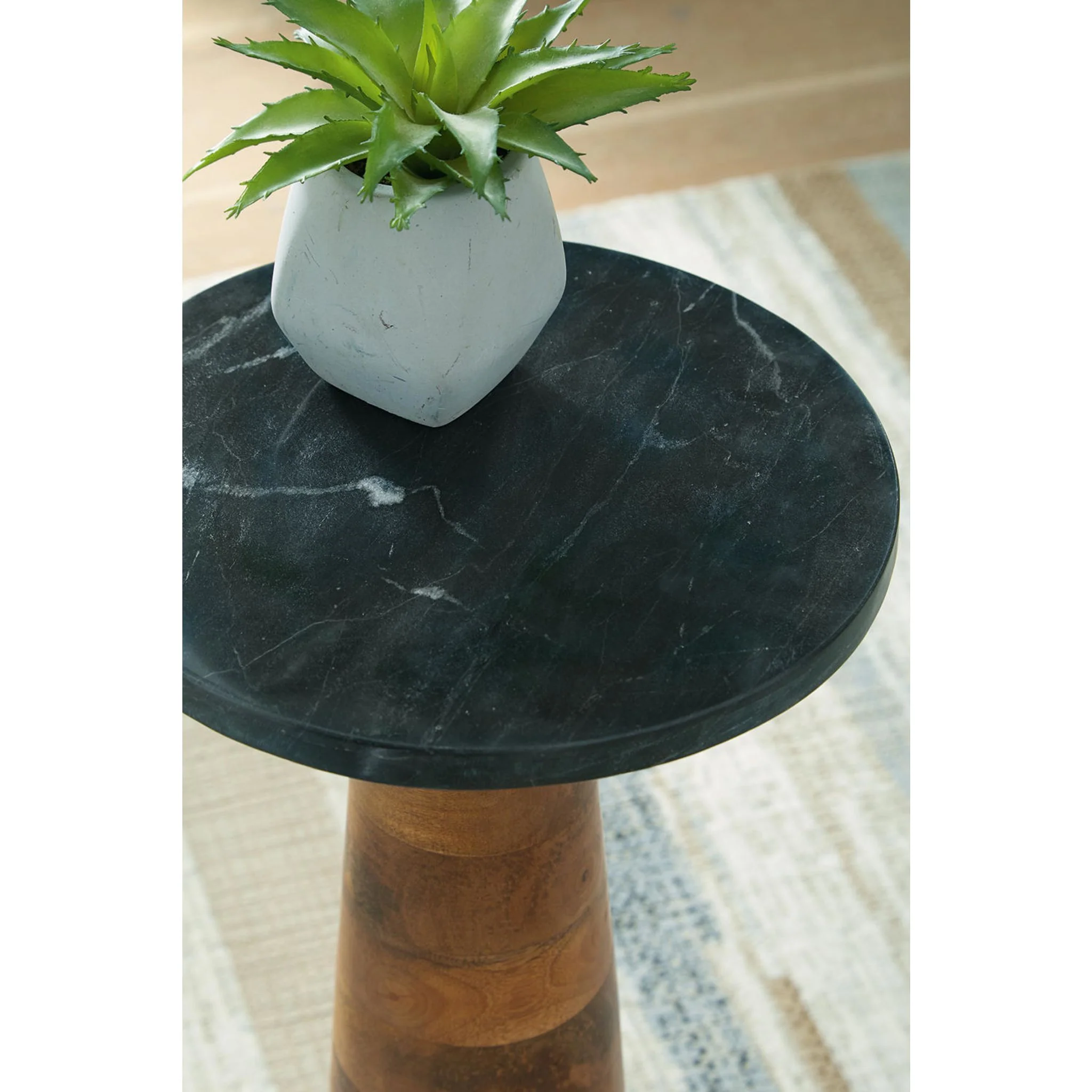 Quinndon Accent Table - Brown/Black - Image 4