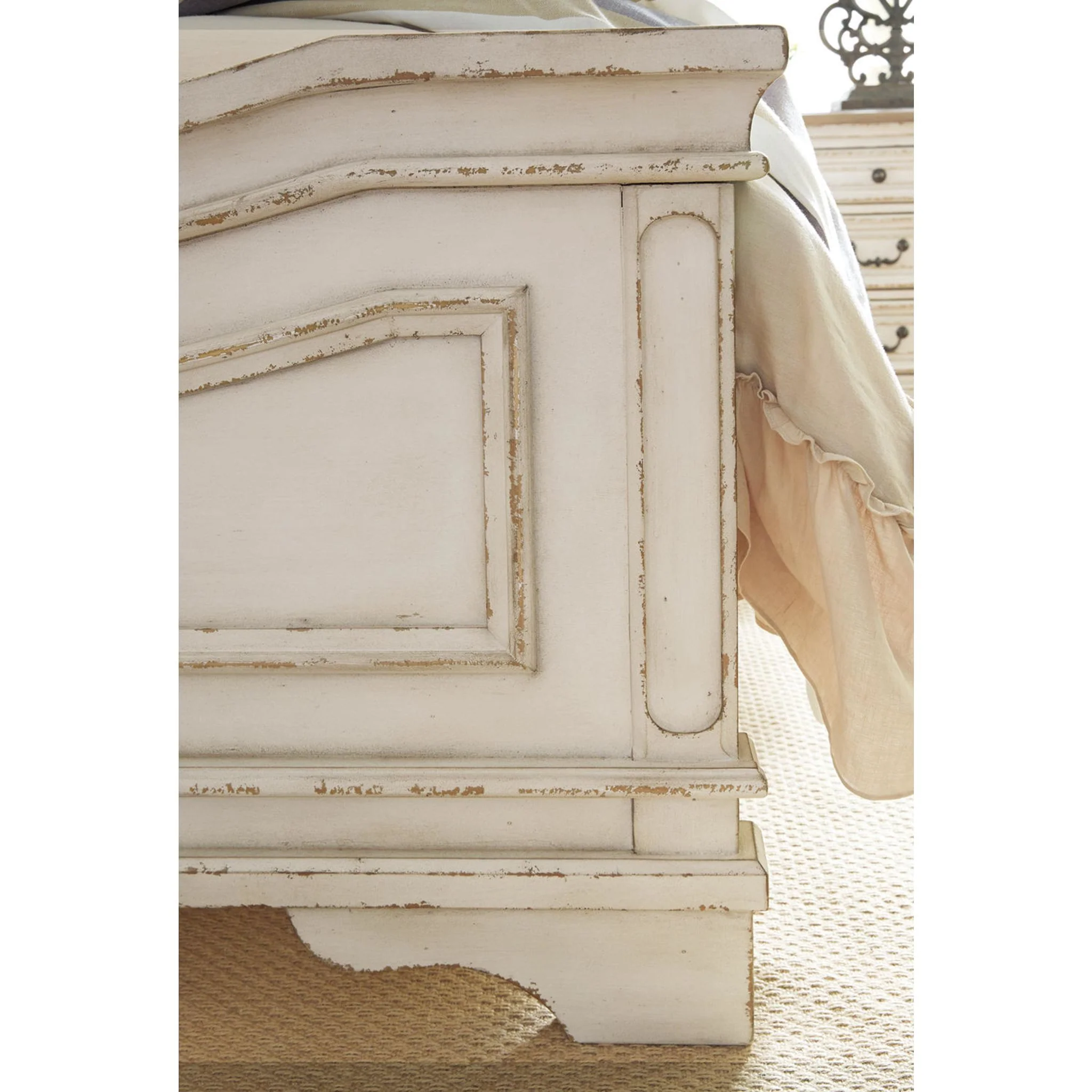 Realyn 5 Piece Queen Panel Bedroom - Chipped White - Image 15