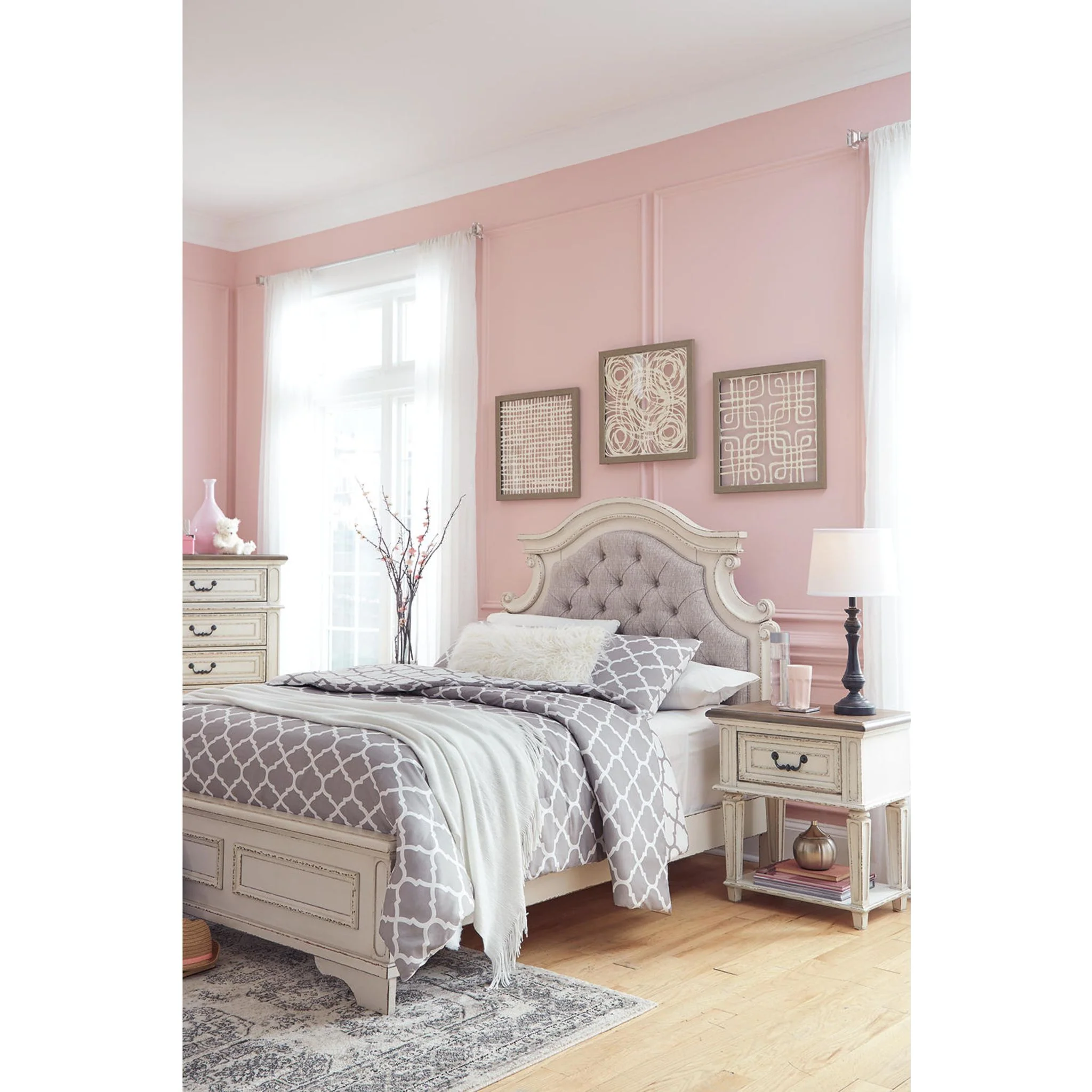 Realyn Full Panel Bed - Chipped White - Image 26