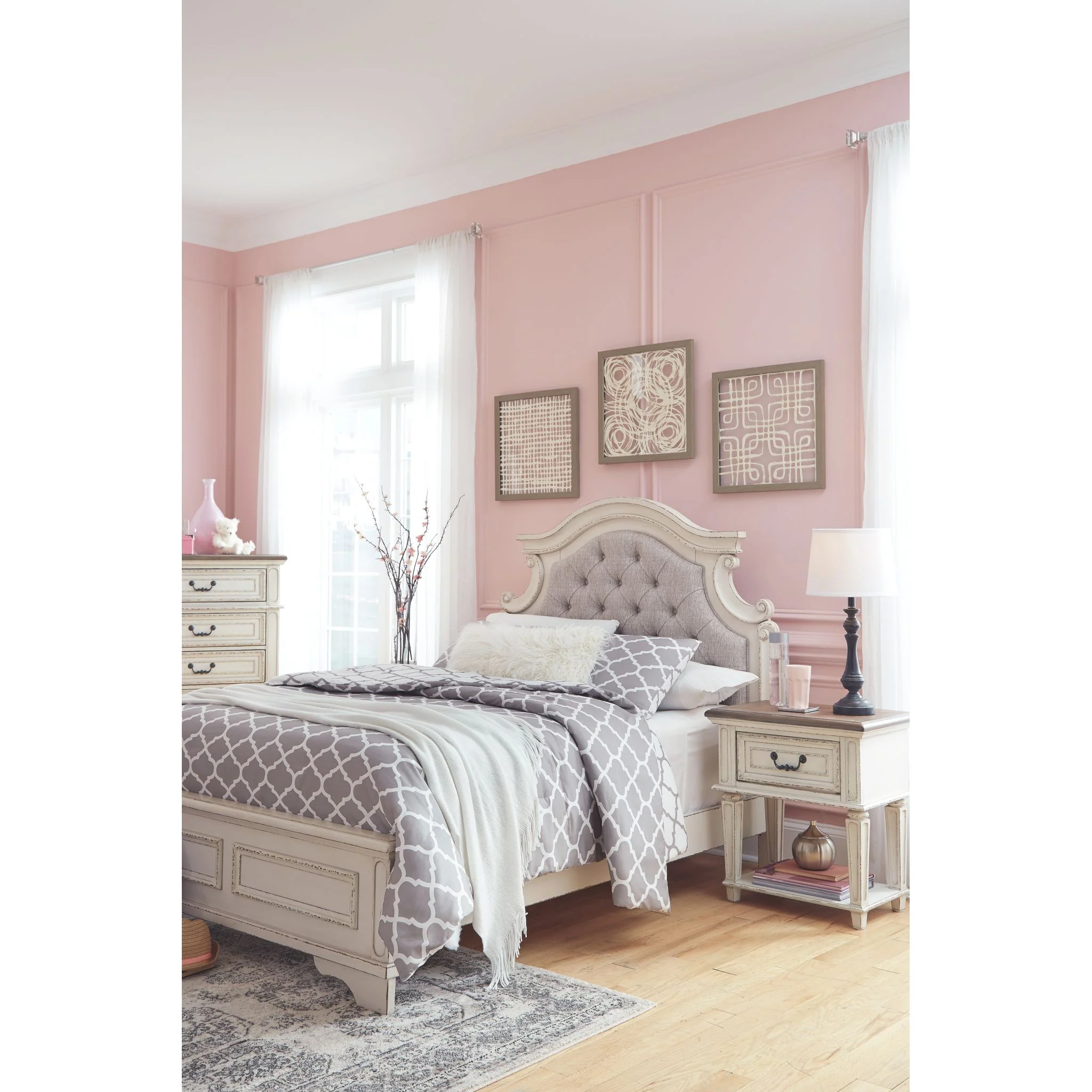 Realyn Full Panel Bed - Chipped White - Image 8