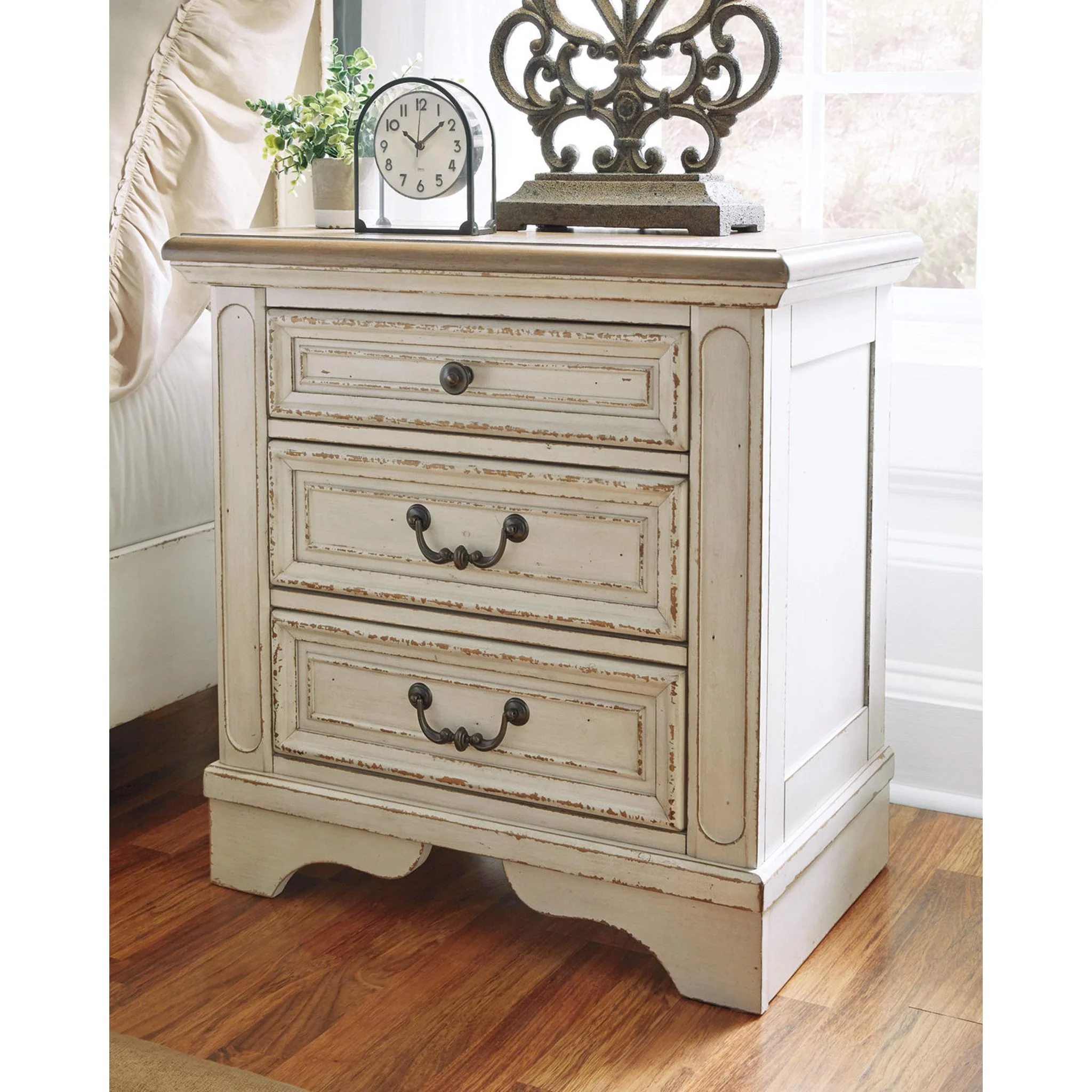 Realyn Nightstand - White - Image 14