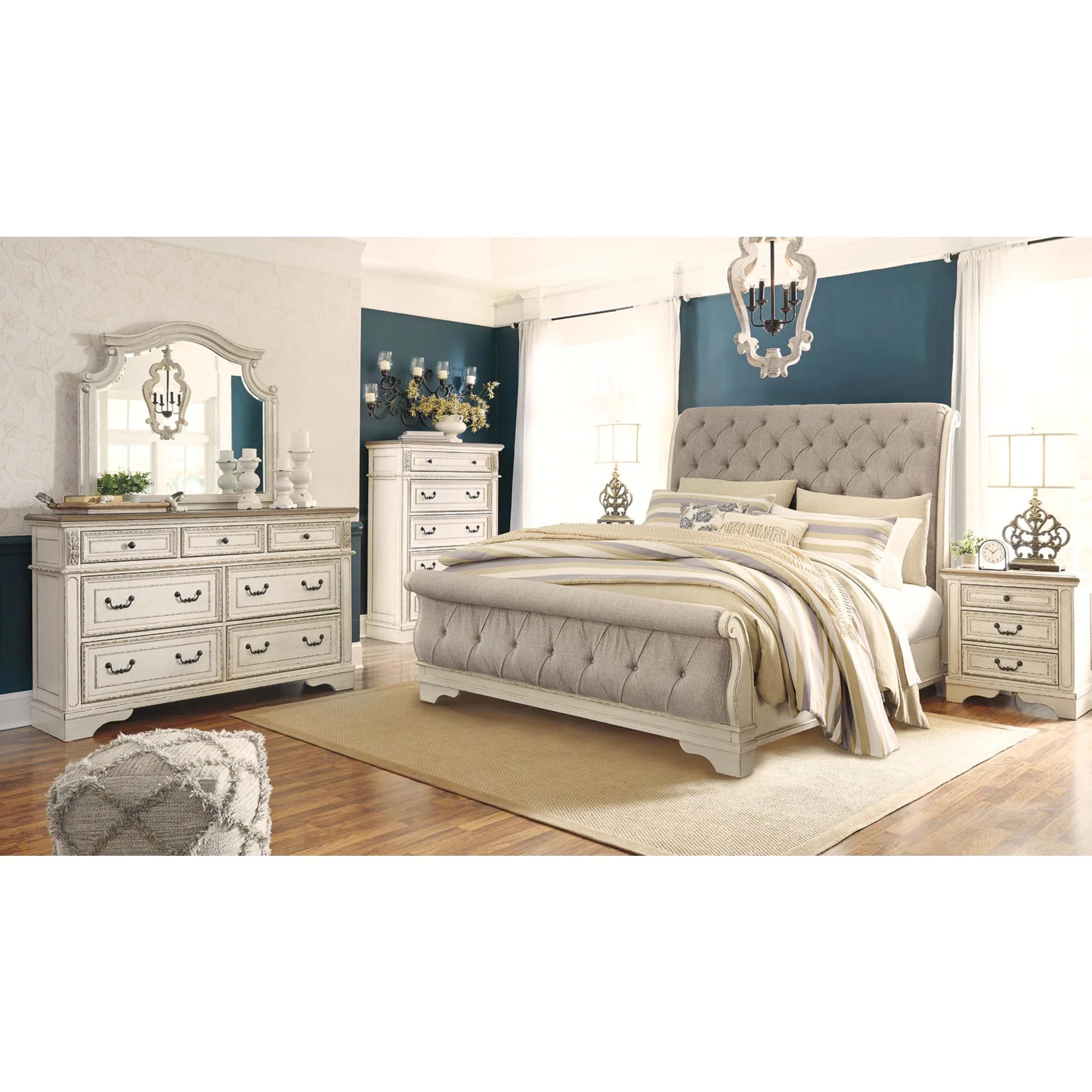 Realyn Sleigh Bed - Image 35