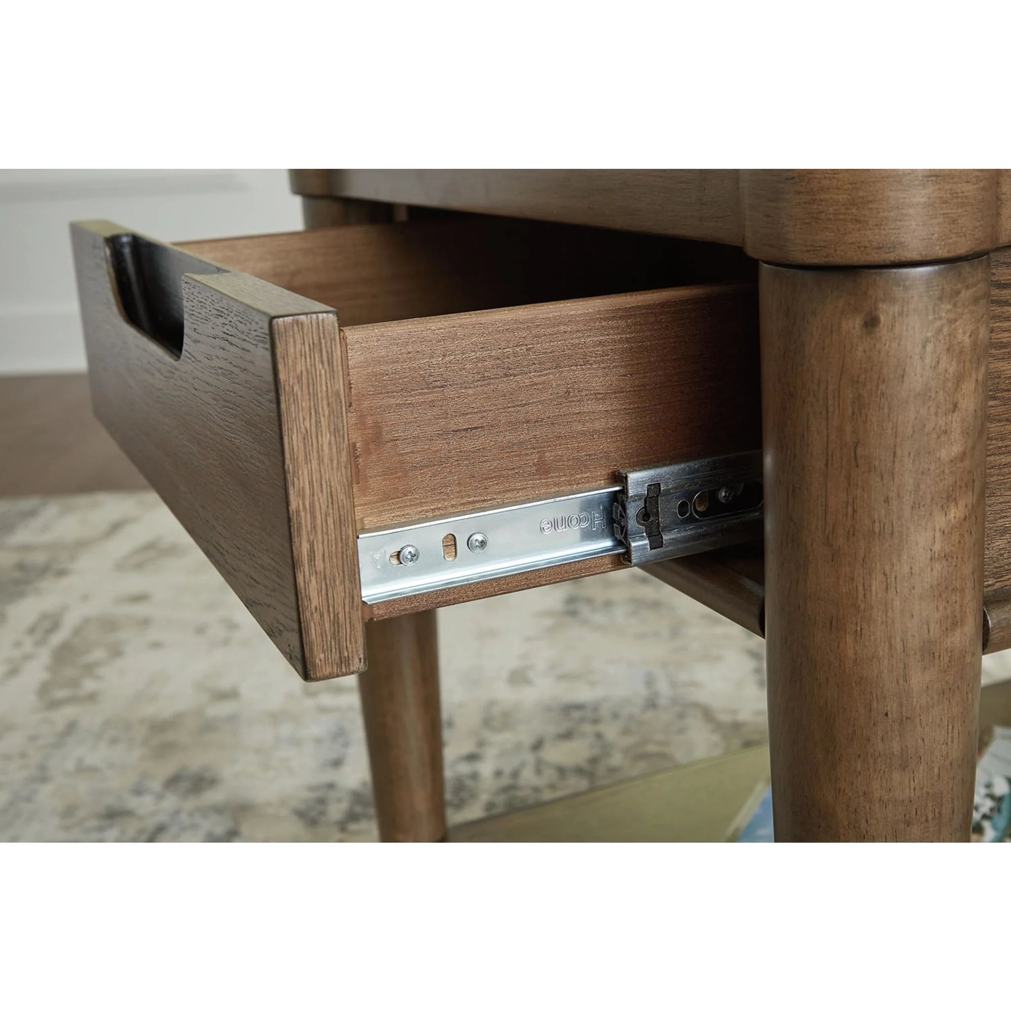 Roanhowe End Table - Brown - Image 4