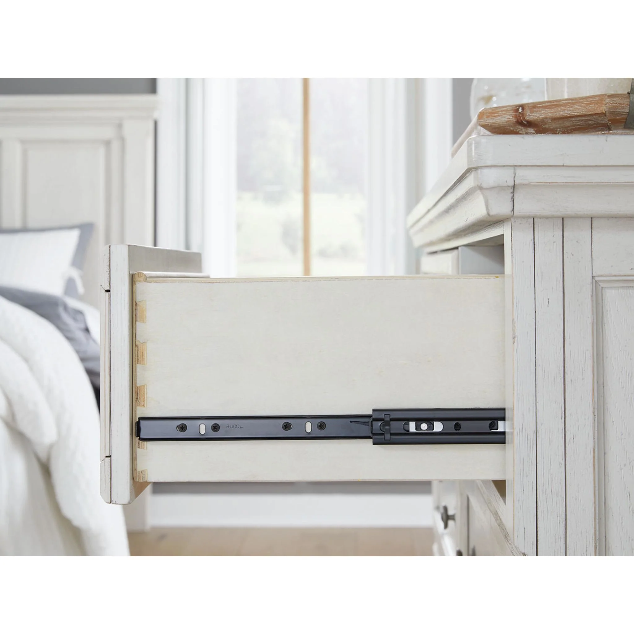 Robbinsdale Chest - Antique White - Image 17