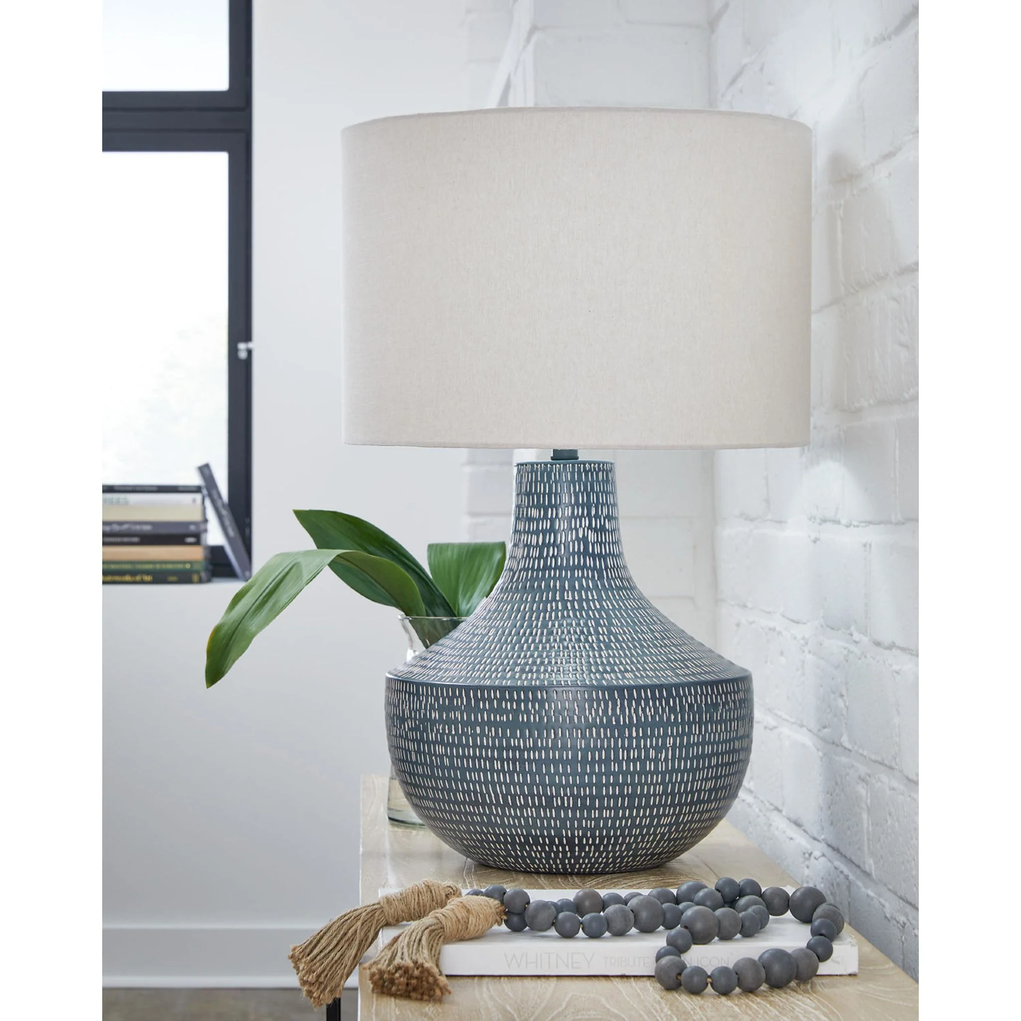 Schylarmont Table Lamp 28.50" - Image 2