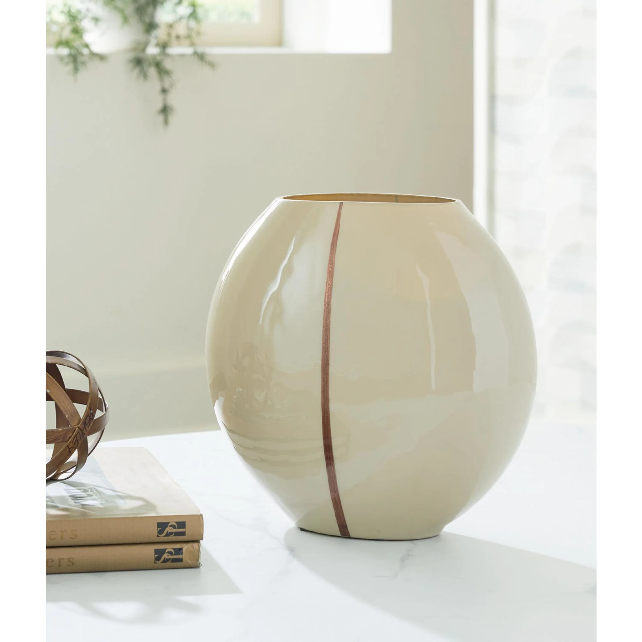 Sheabourne Vase - Image 6