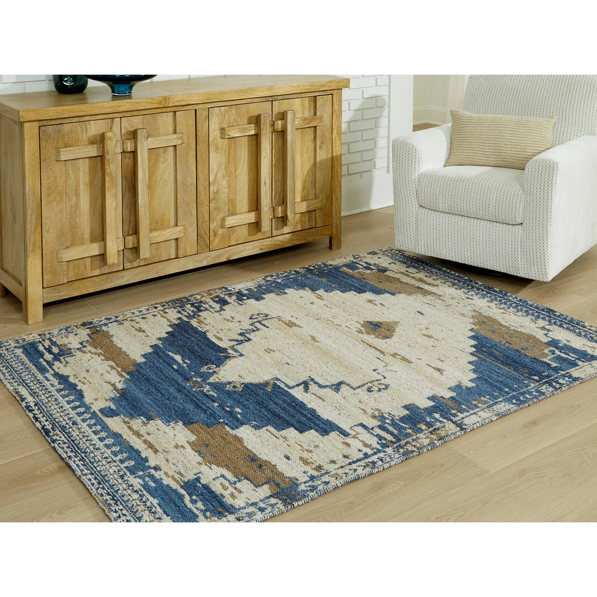 Varnler Area Rug - Image 8