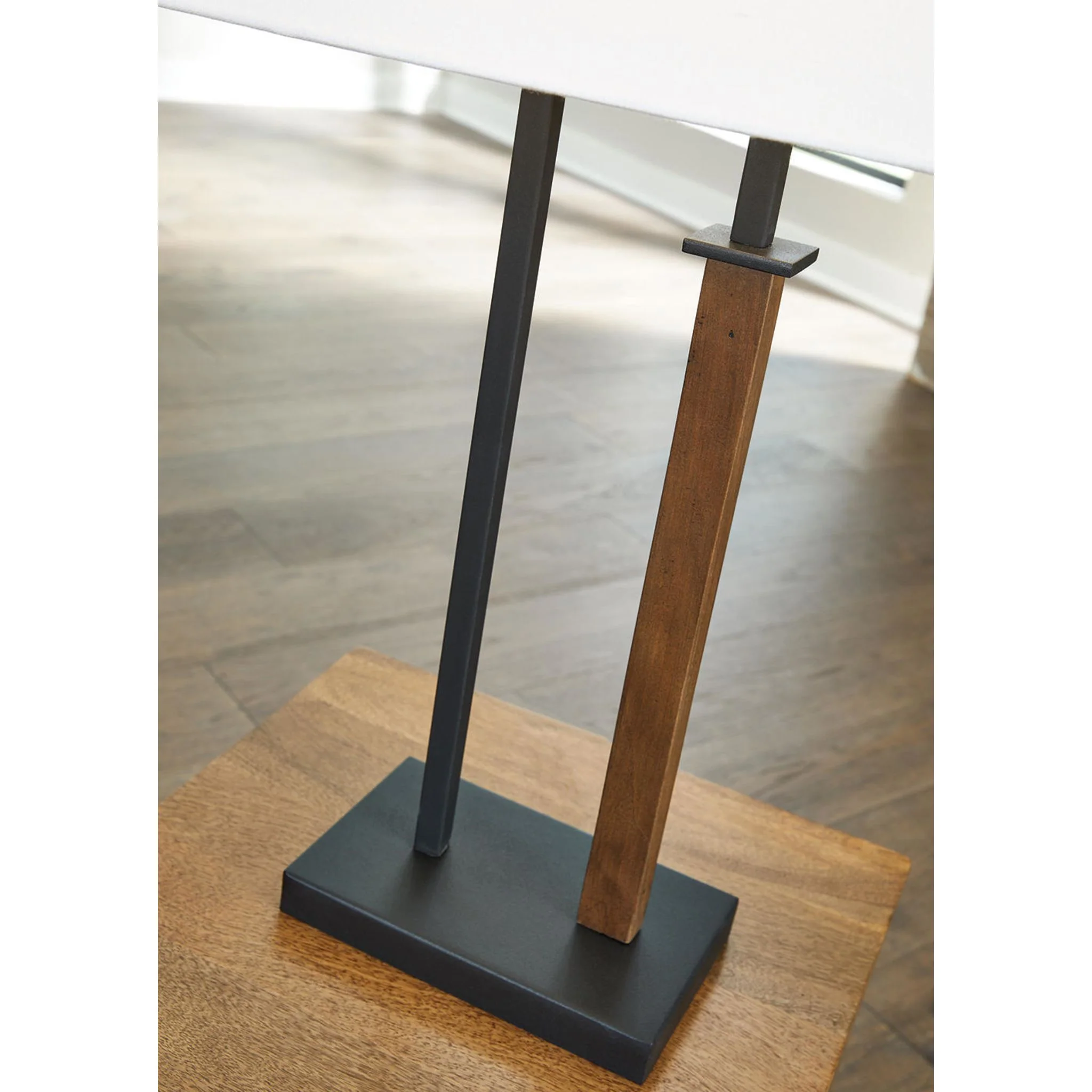 Voslen Table Lamp (Set of 2) 27.75" - Image 3