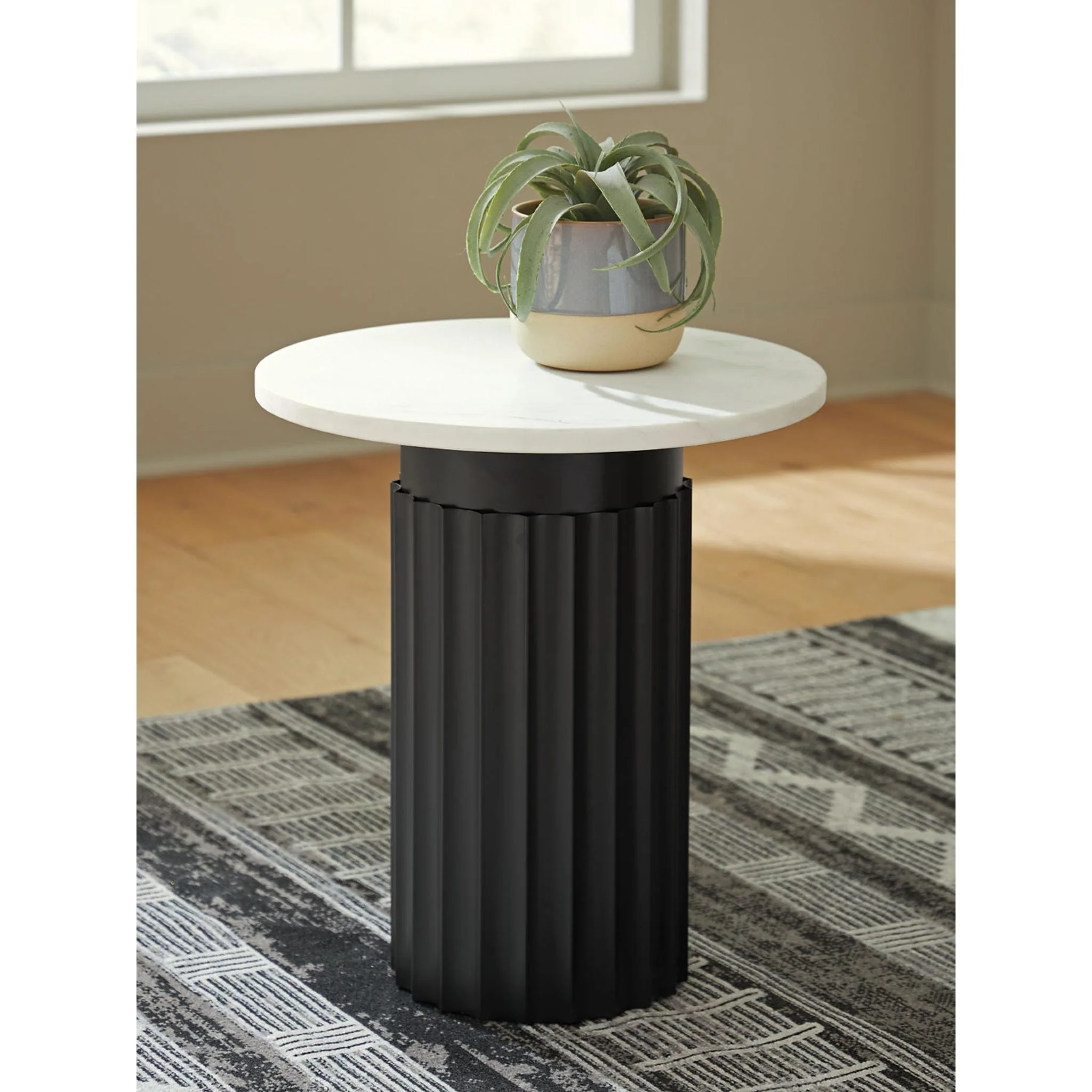 Wainstone Accent Table - Black/White - Image 3