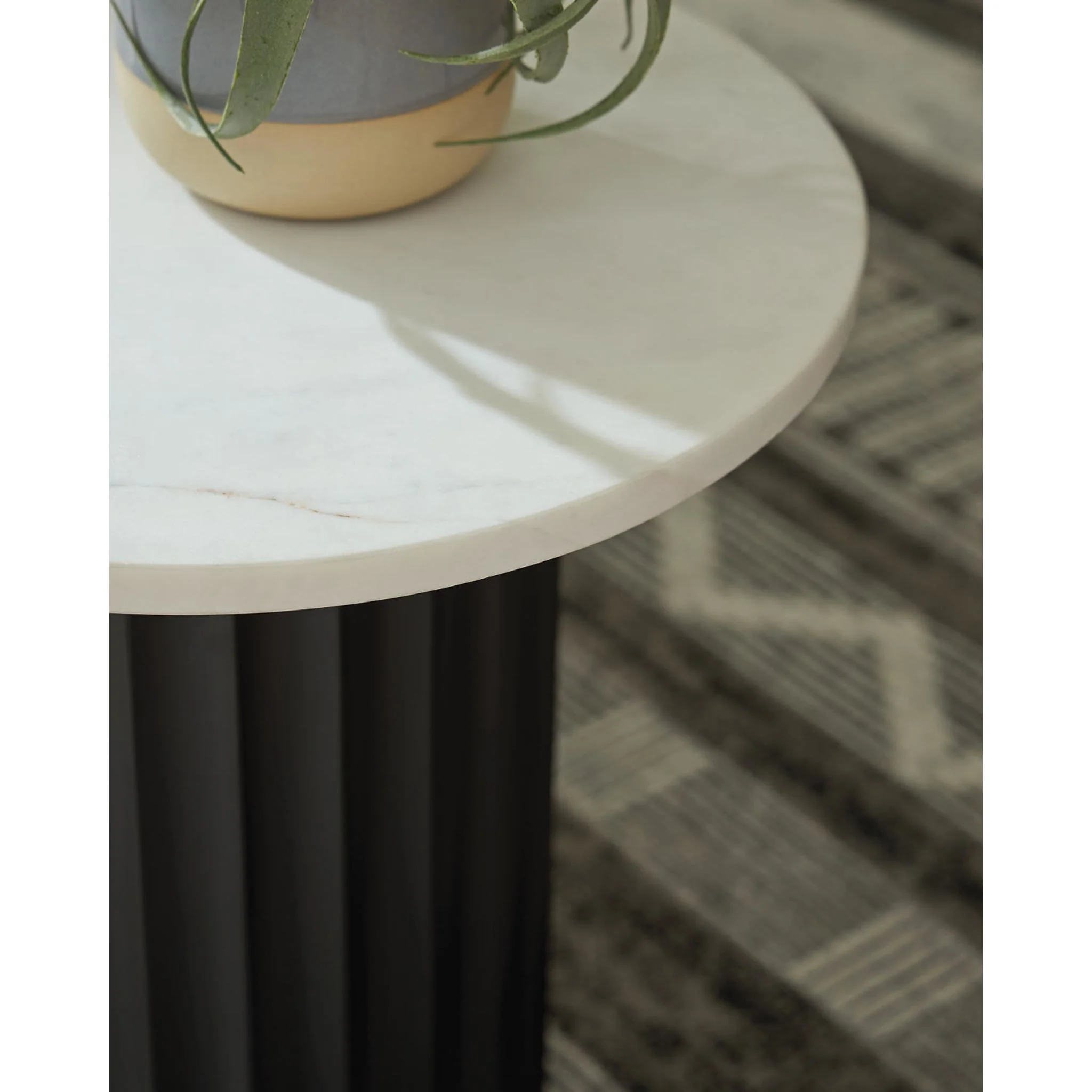 Wainstone Accent Table - Black/White - Image 4