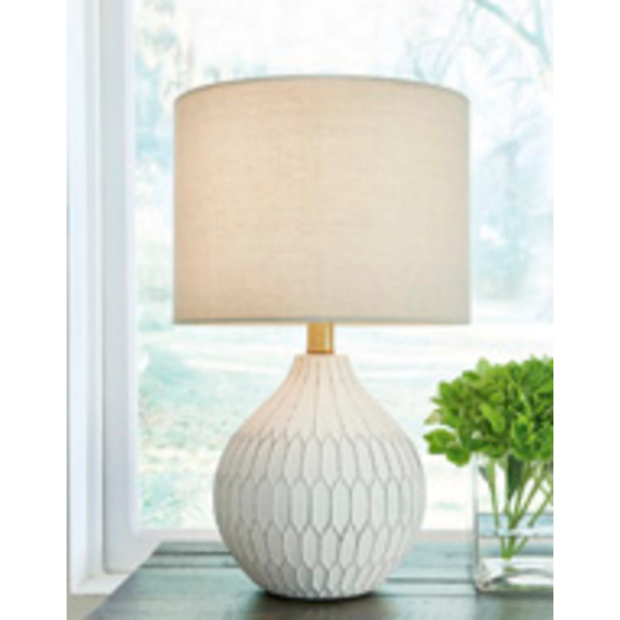 Wardmont Table Lamp 17.75" - Image 4