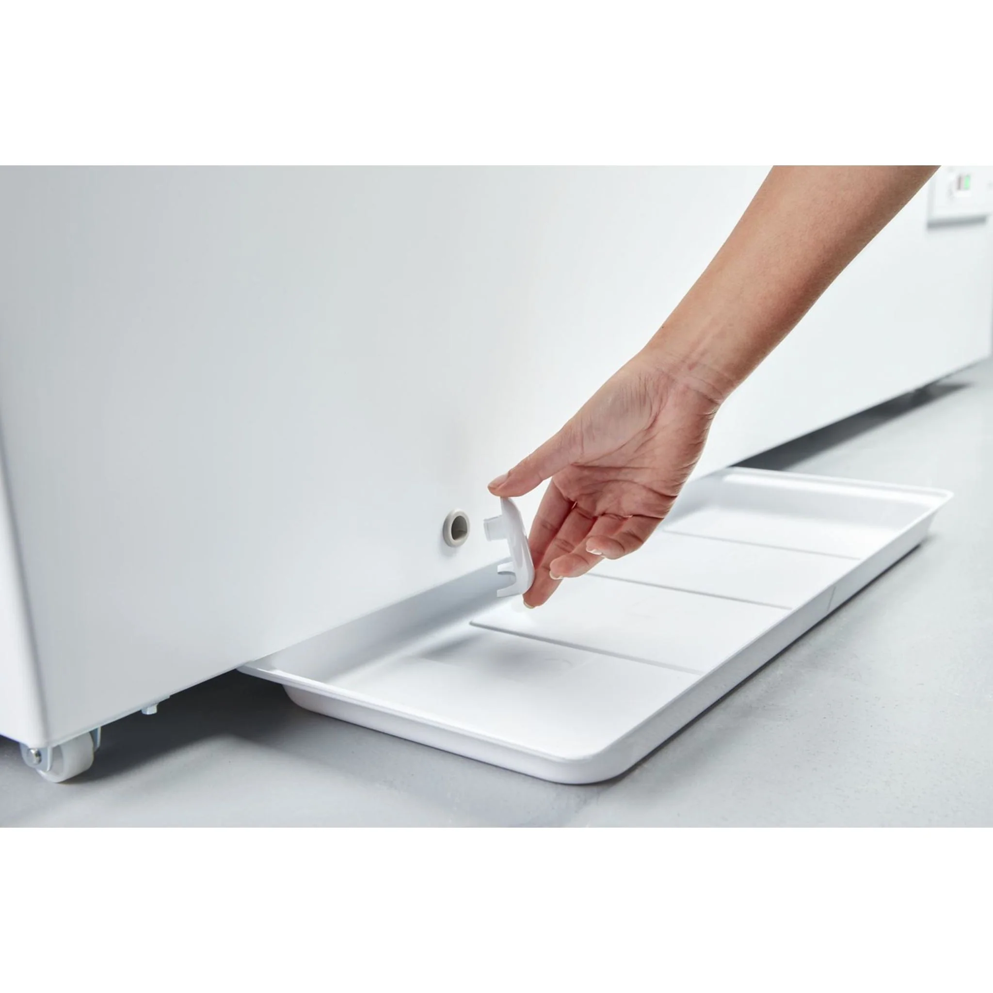 Whirlpool 16 Cu. Ft. Chest Freezer with Shelves -White (WZC5216LW) - Image 39