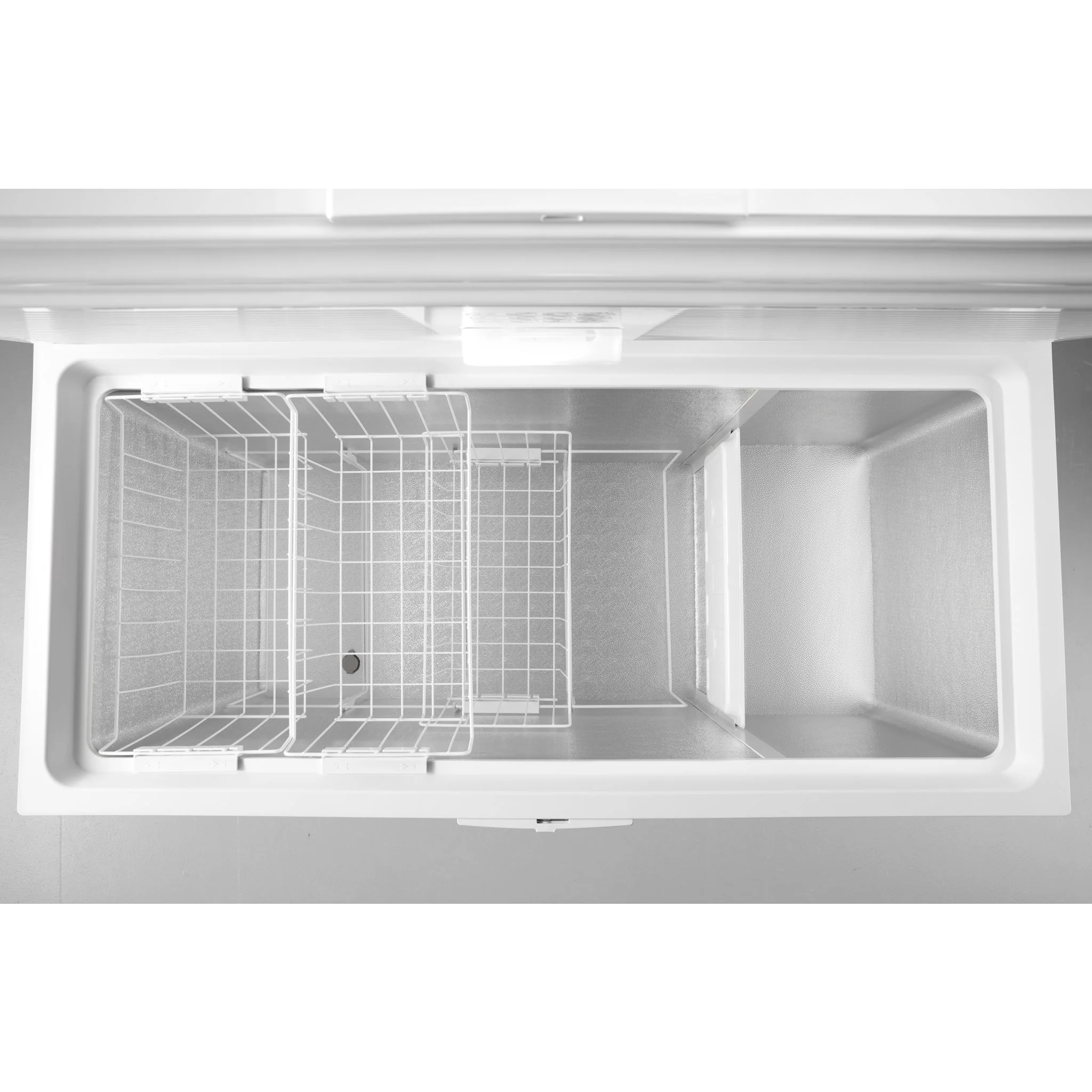 Whirlpool 16 Cu. Ft. Chest Freezer with Shelves -White (WZC5216LW) - Image 9