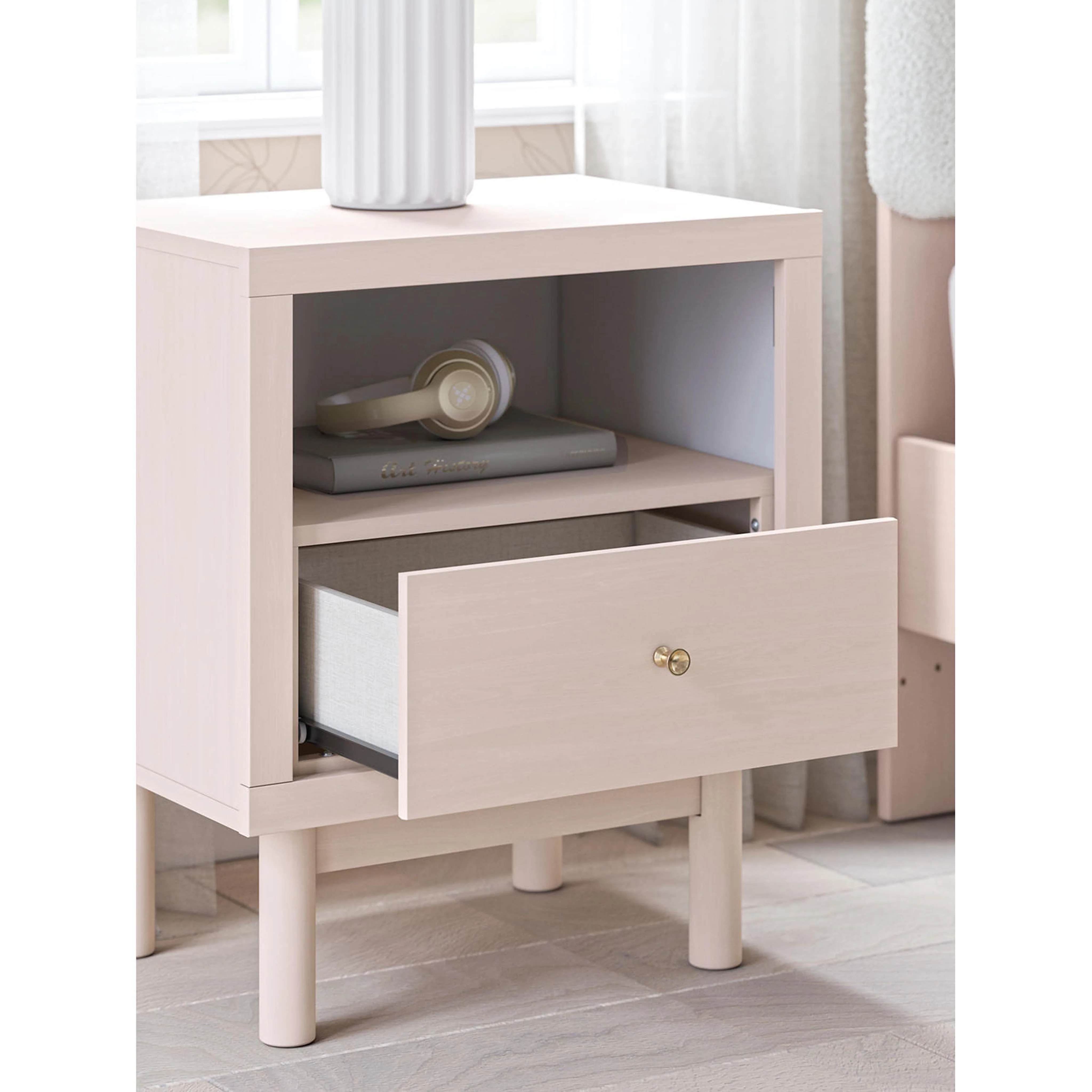 Wistenpine 6 Piece Platform Bedroom - Blush - Image 58