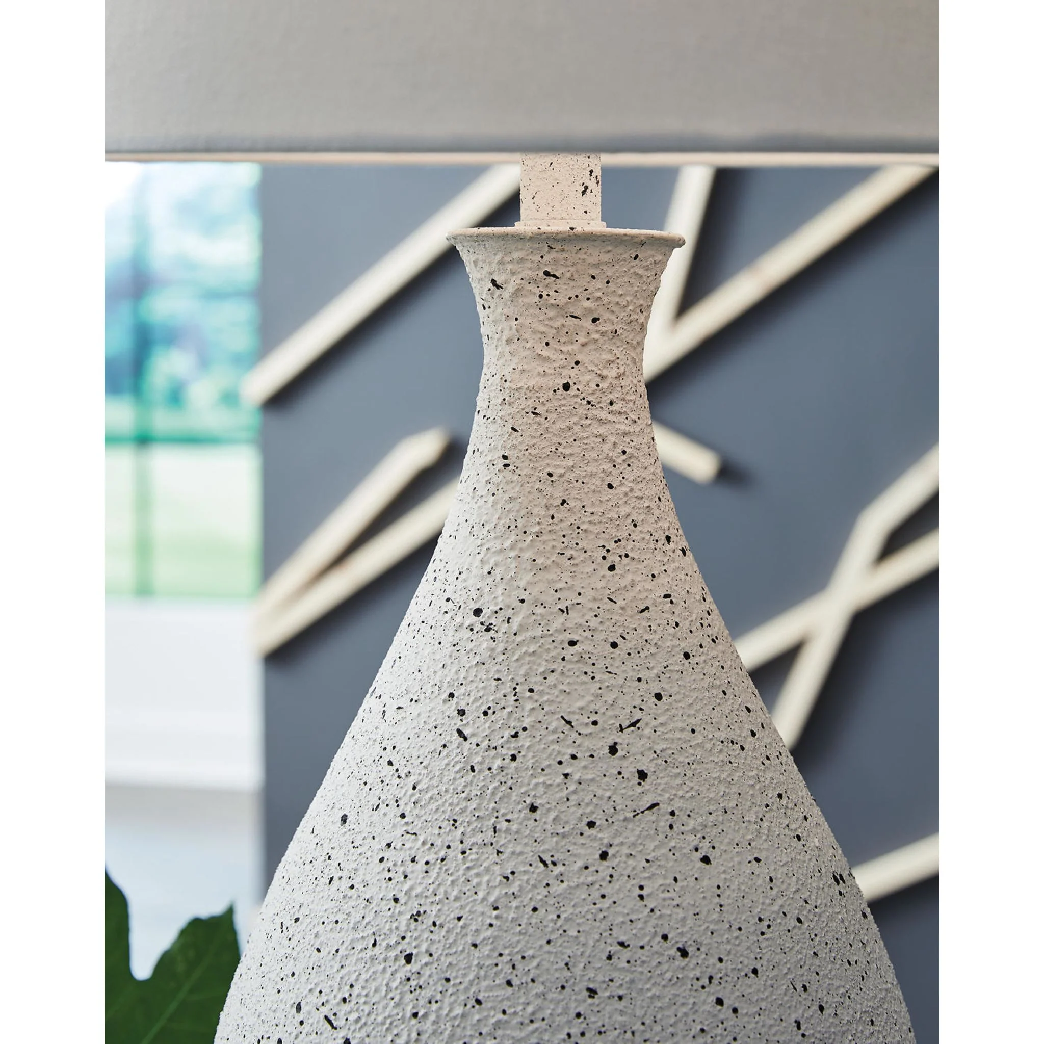 Wyattford Table Lamp 32.75" - Image 4